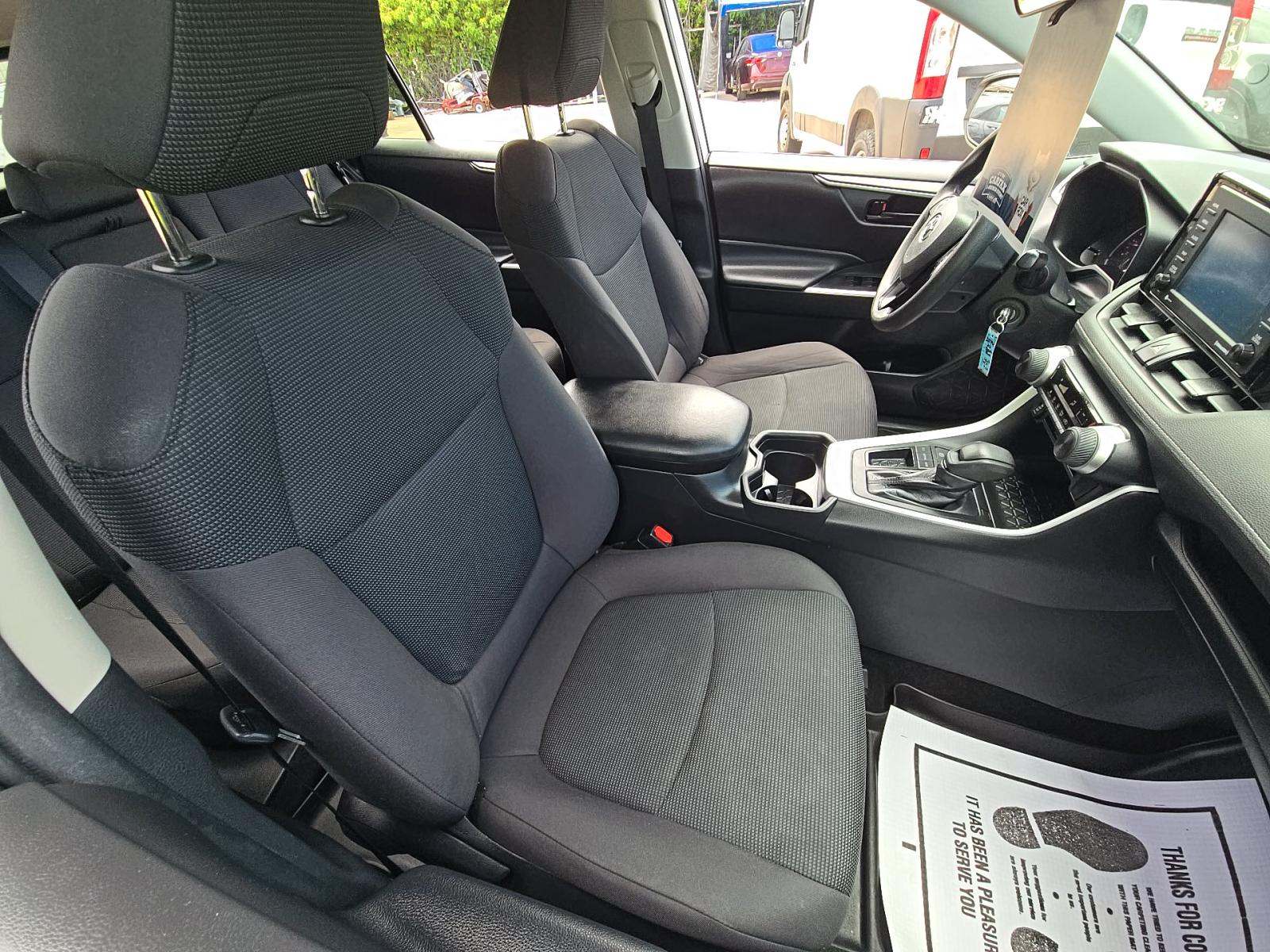 2021 Toyota RAV4 LE FWD