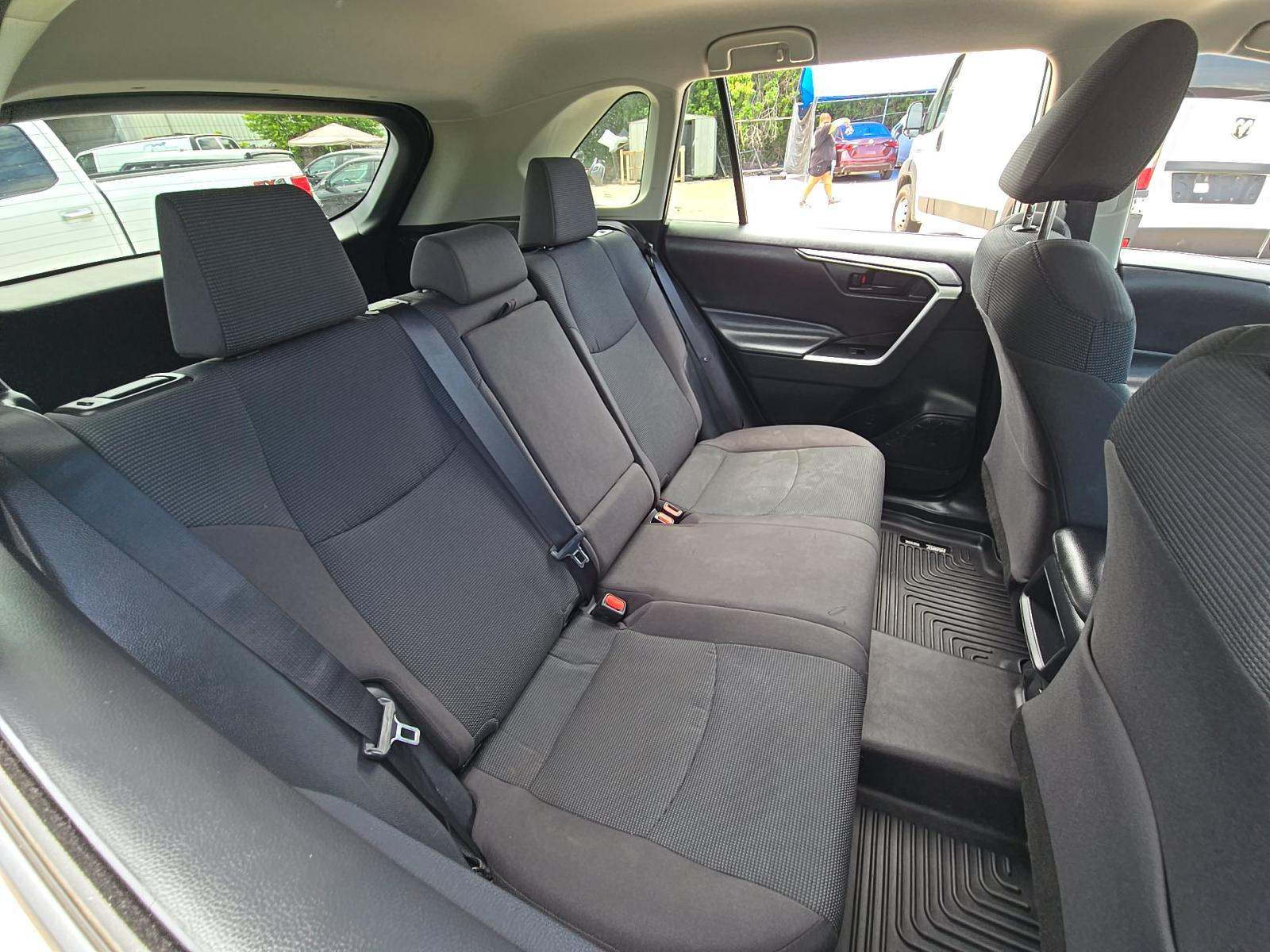 2021 Toyota RAV4 LE FWD