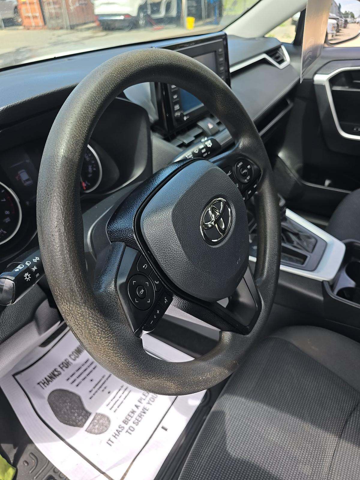 2021 Toyota RAV4 LE FWD
