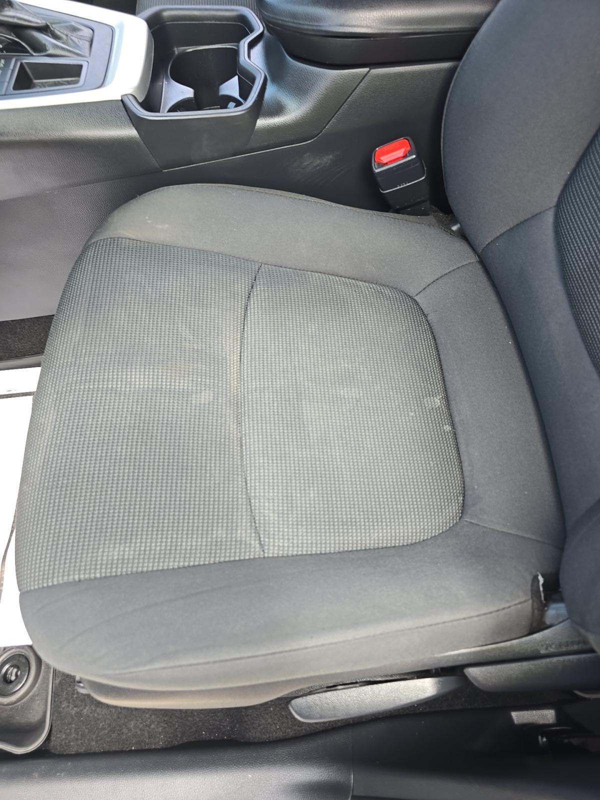2021 Toyota RAV4 LE FWD