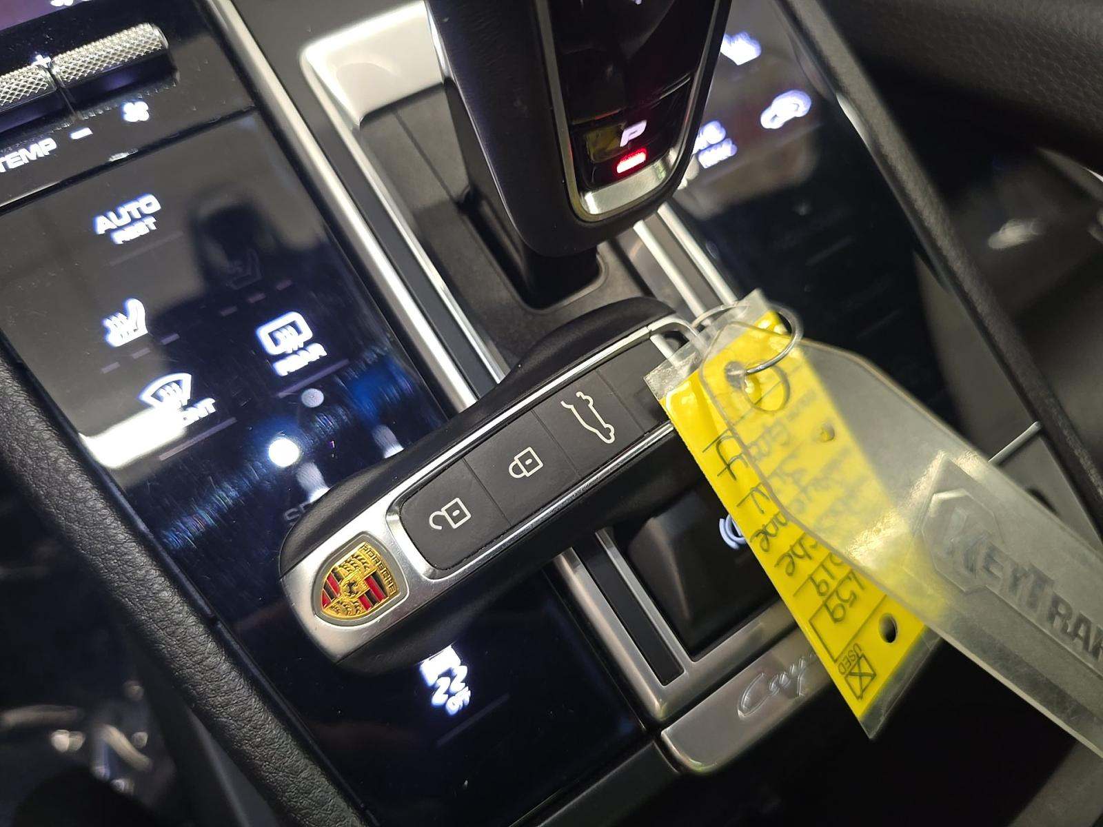 PORSCHE CAYENNE - 8