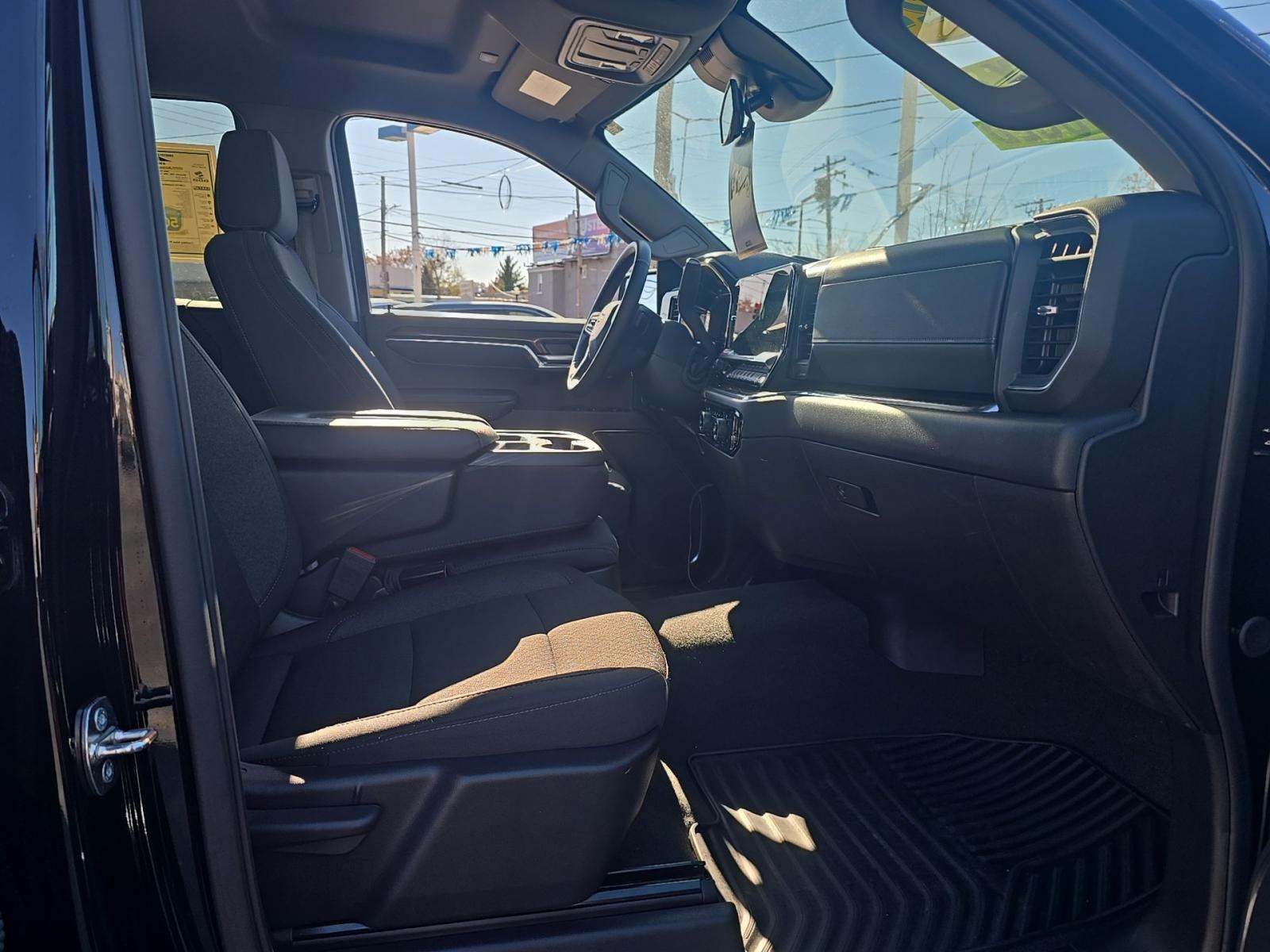 2024 Chevrolet Silverado 1500 LT AWD