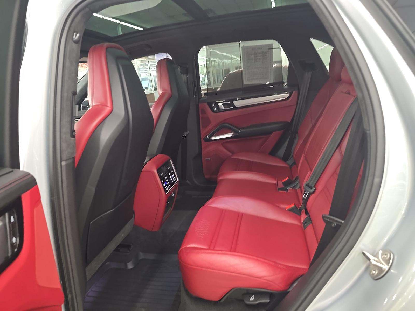 PORSCHE CAYENNE - 9