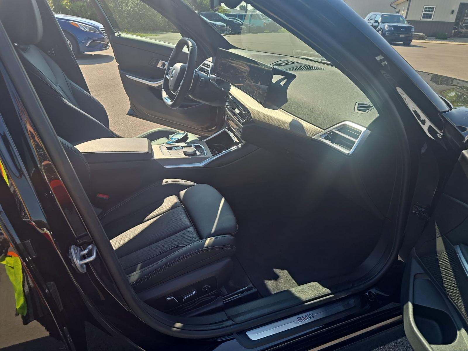 2025 BMW 3 Series 330i RWD