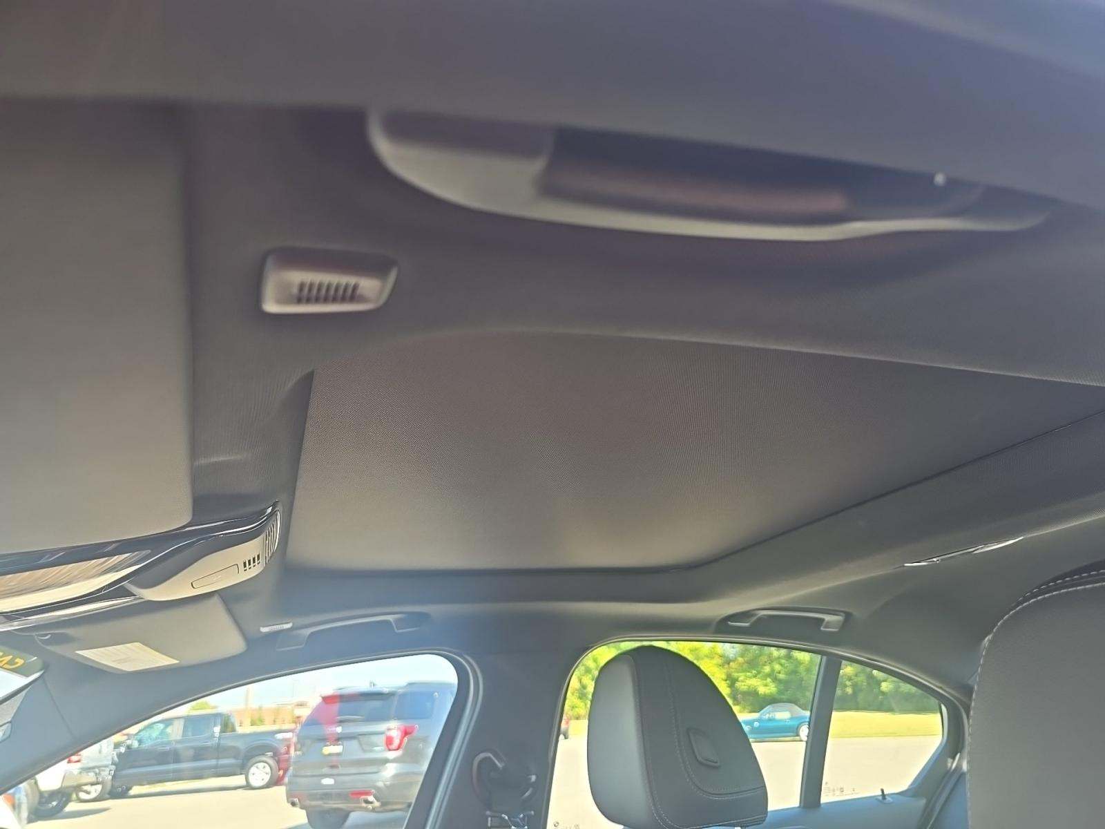 2025 BMW 3 Series 330i RWD