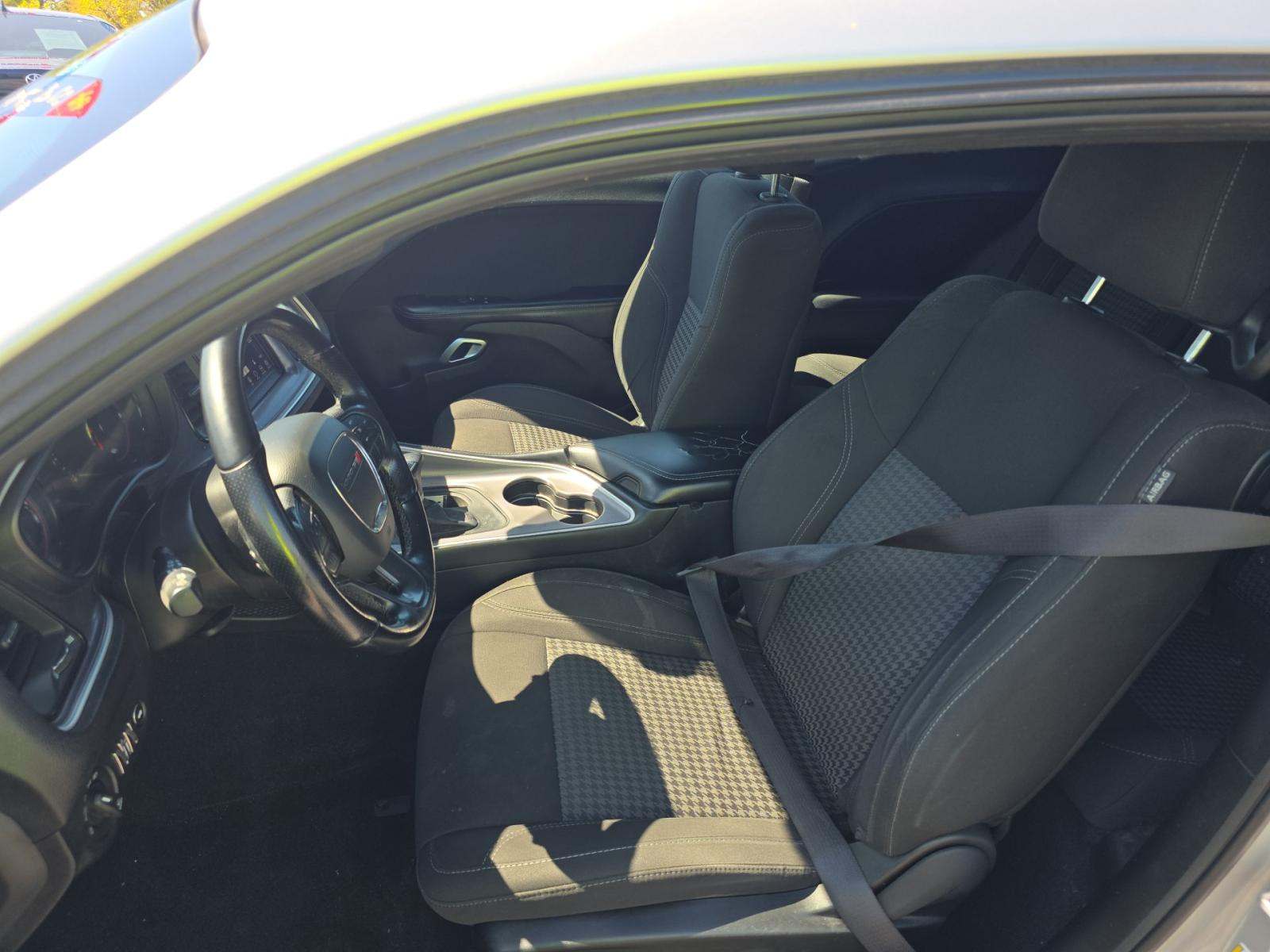 2020 Dodge Challenger SXT RWD