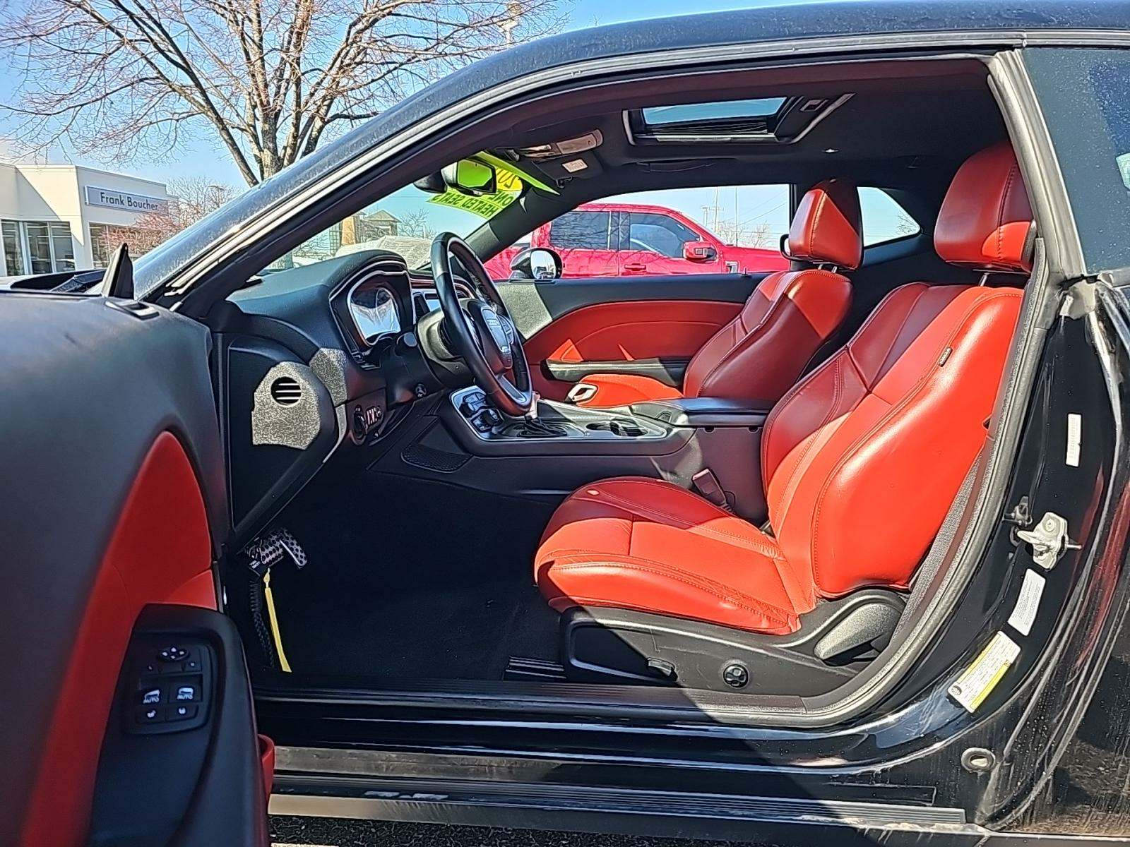 2016 Dodge Challenger SXT Plus RWD