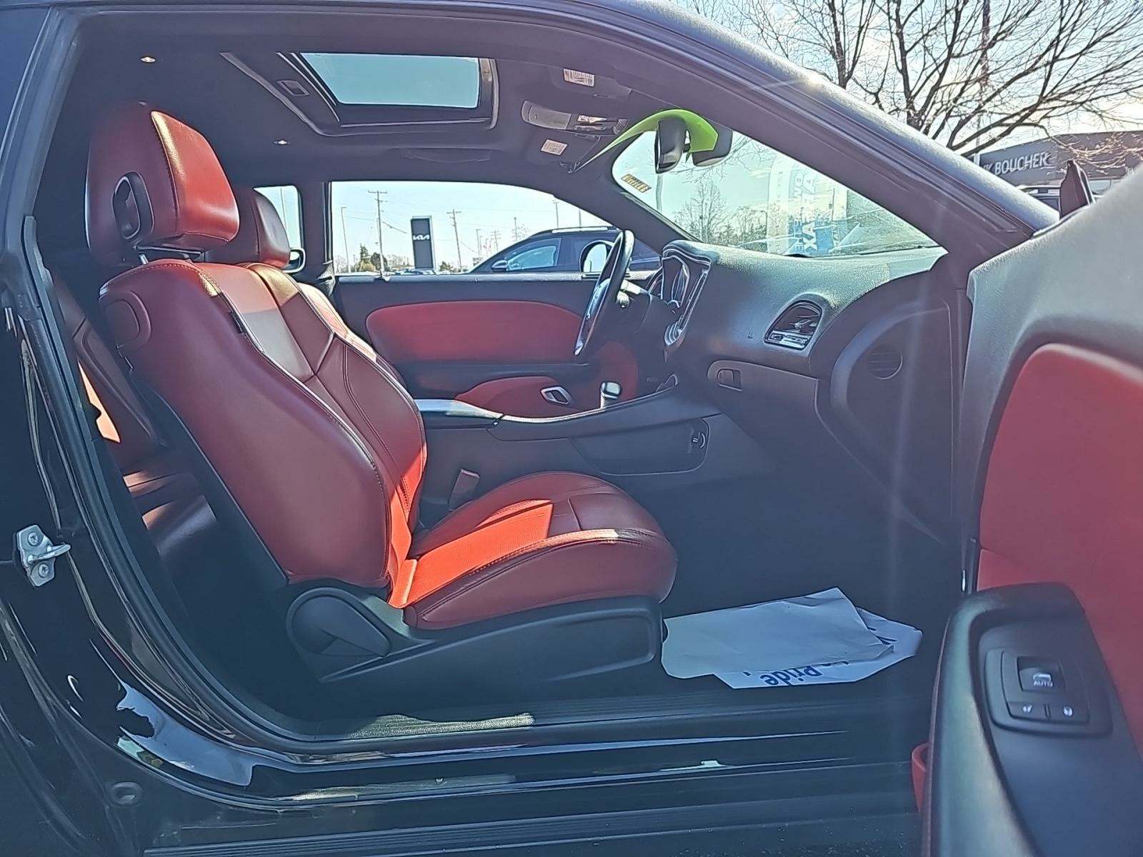 2016 Dodge Challenger SXT Plus RWD