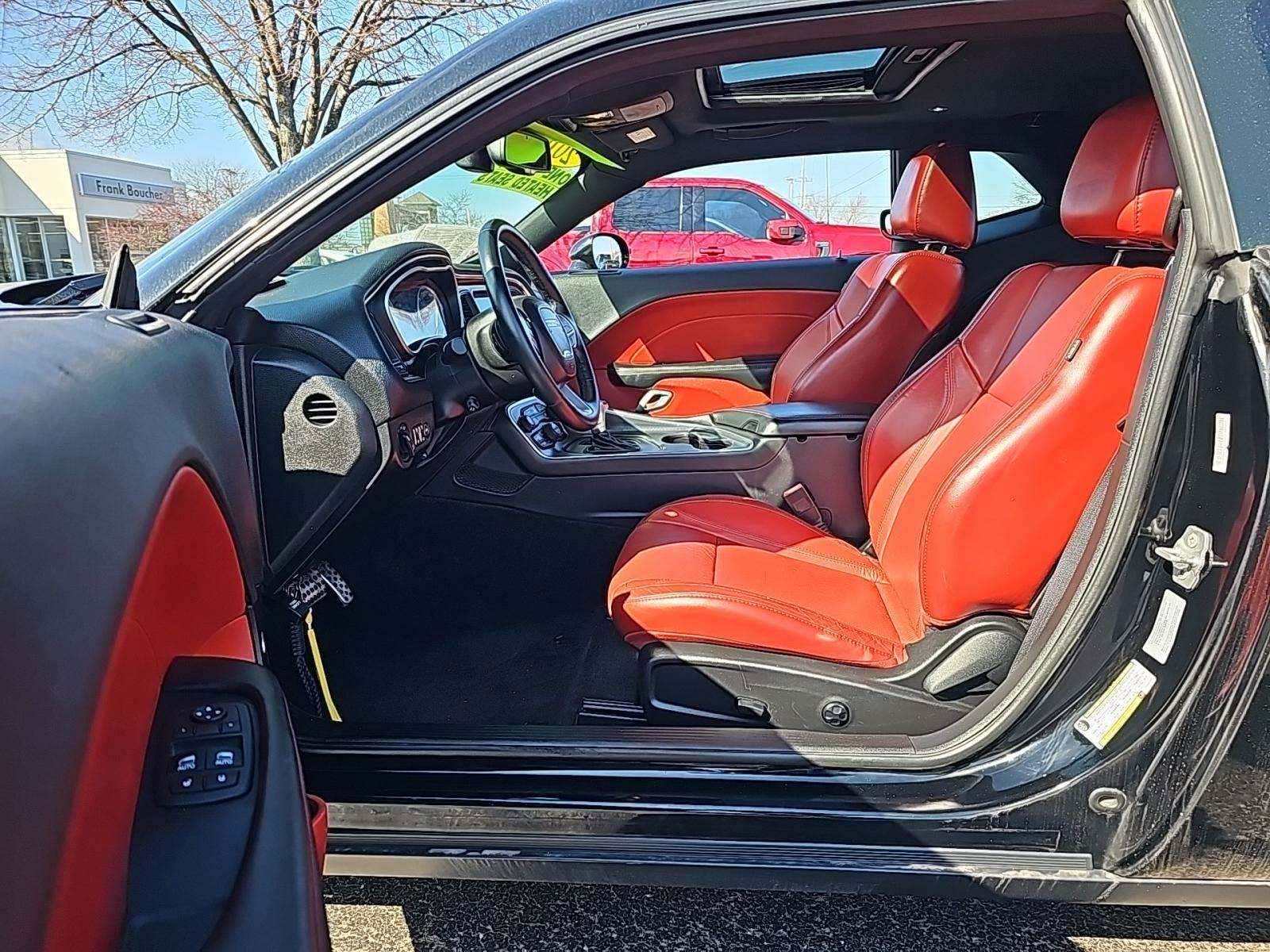 2016 Dodge Challenger SXT Plus RWD