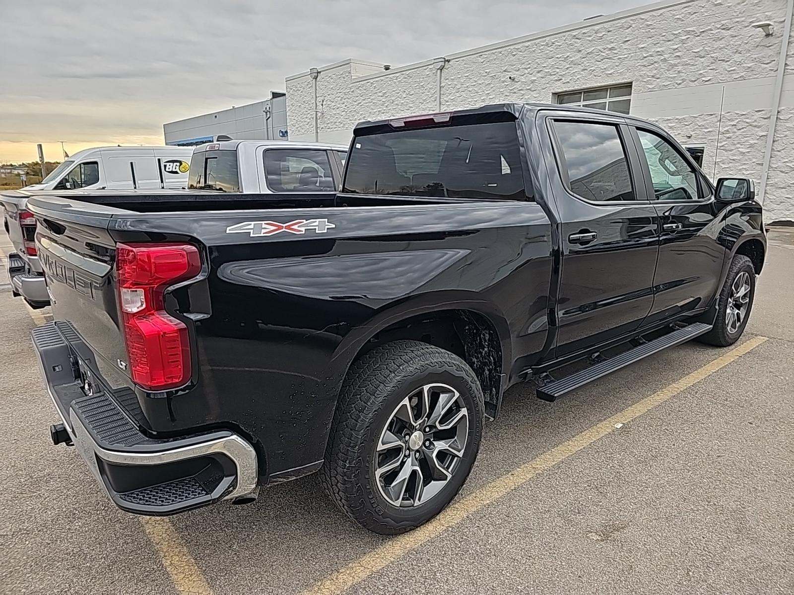 2023 Chevrolet Silverado 1500 LT AWD