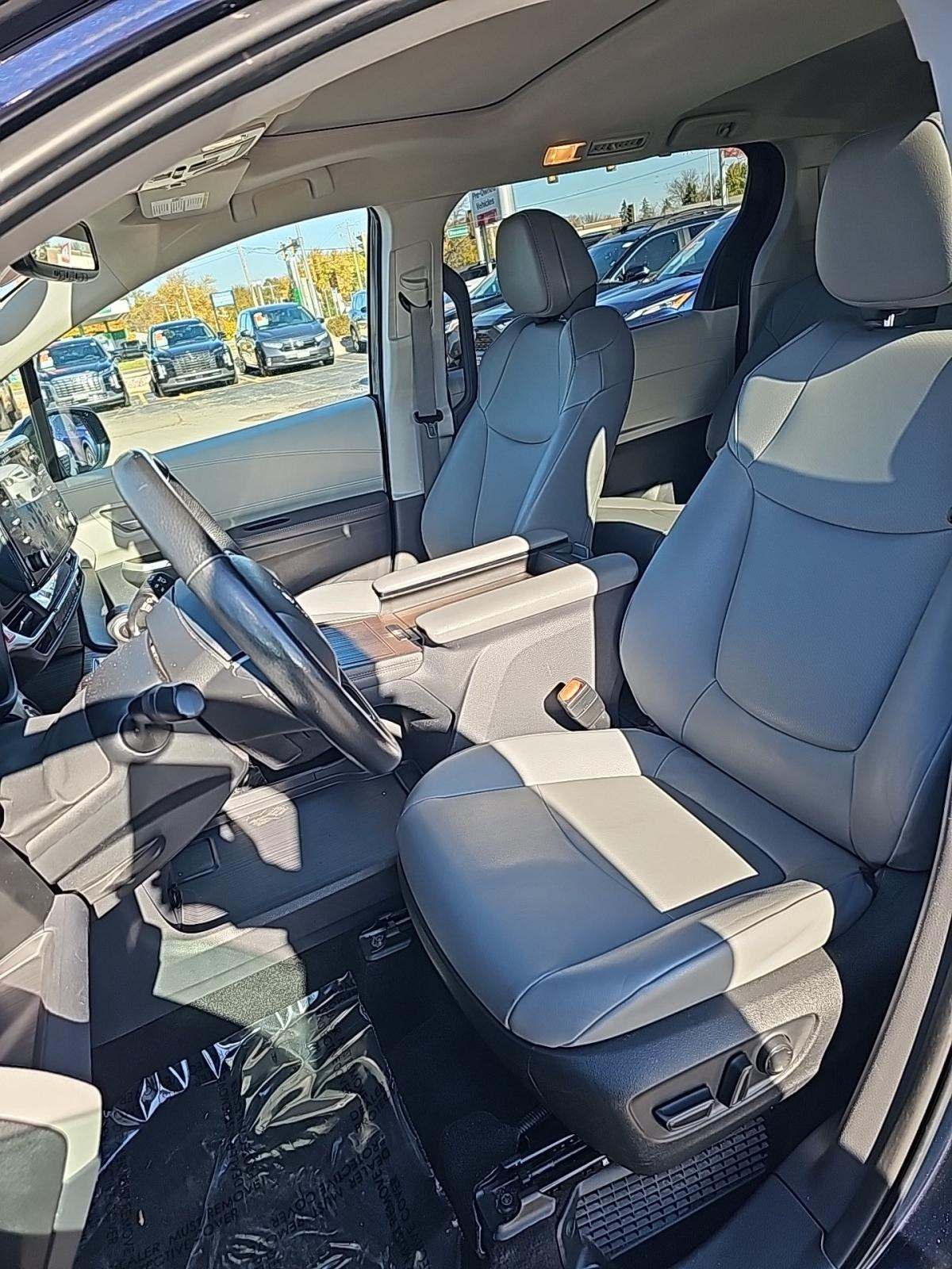 2023 Toyota Sienna XLE FWD