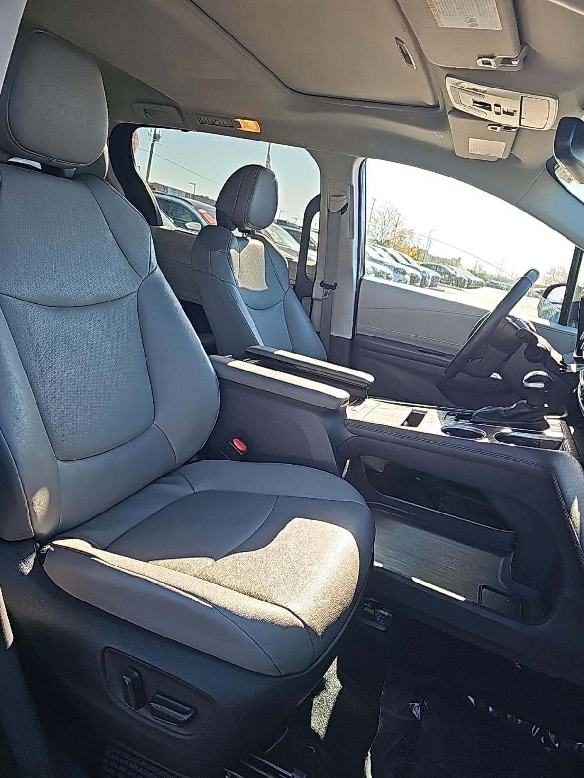 2023 Toyota Sienna XLE FWD