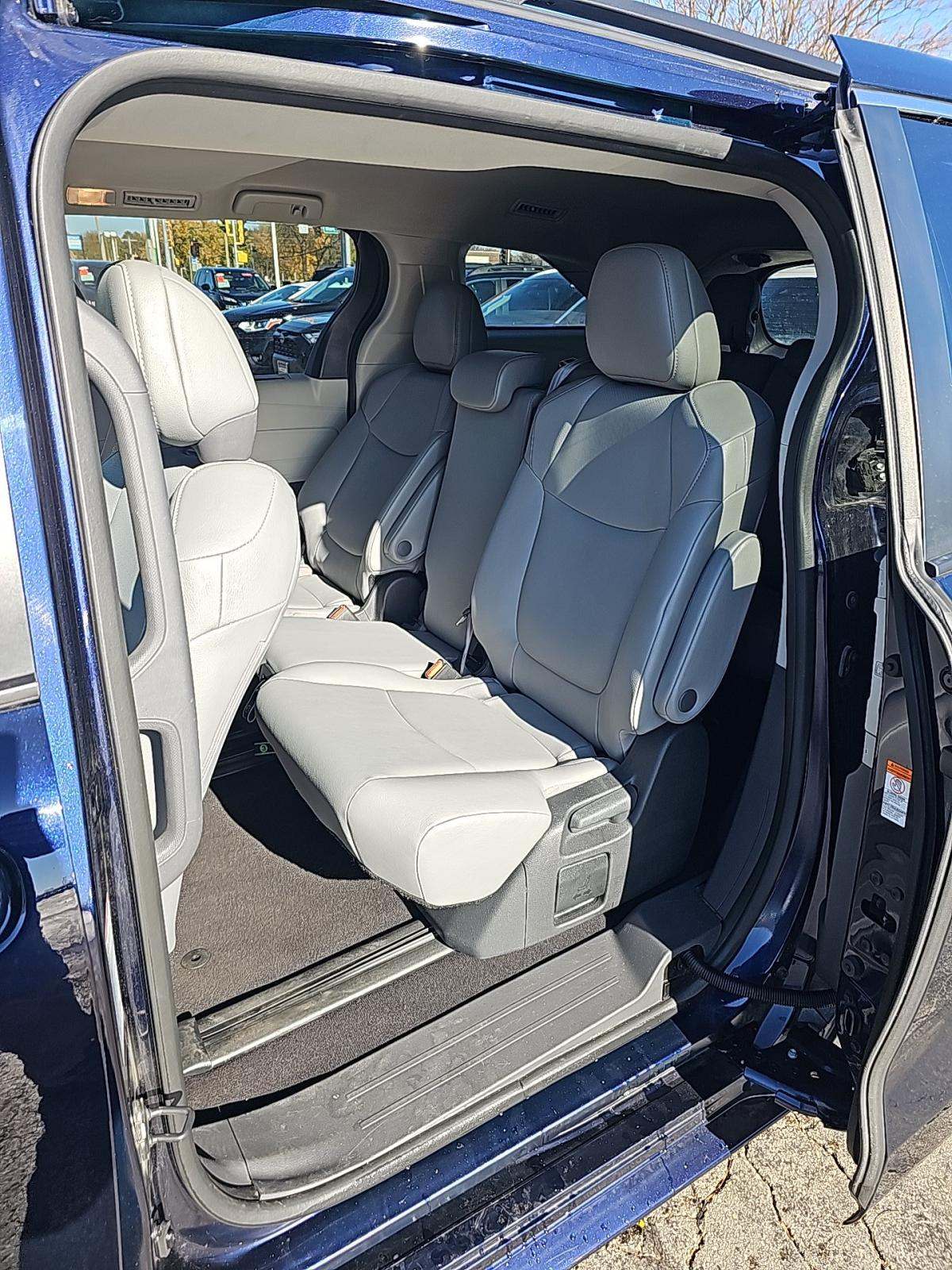 2023 Toyota Sienna XLE FWD