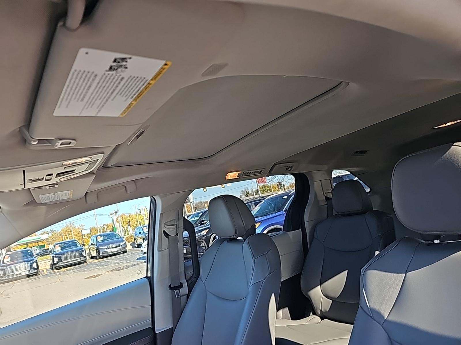 2023 Toyota Sienna XLE FWD