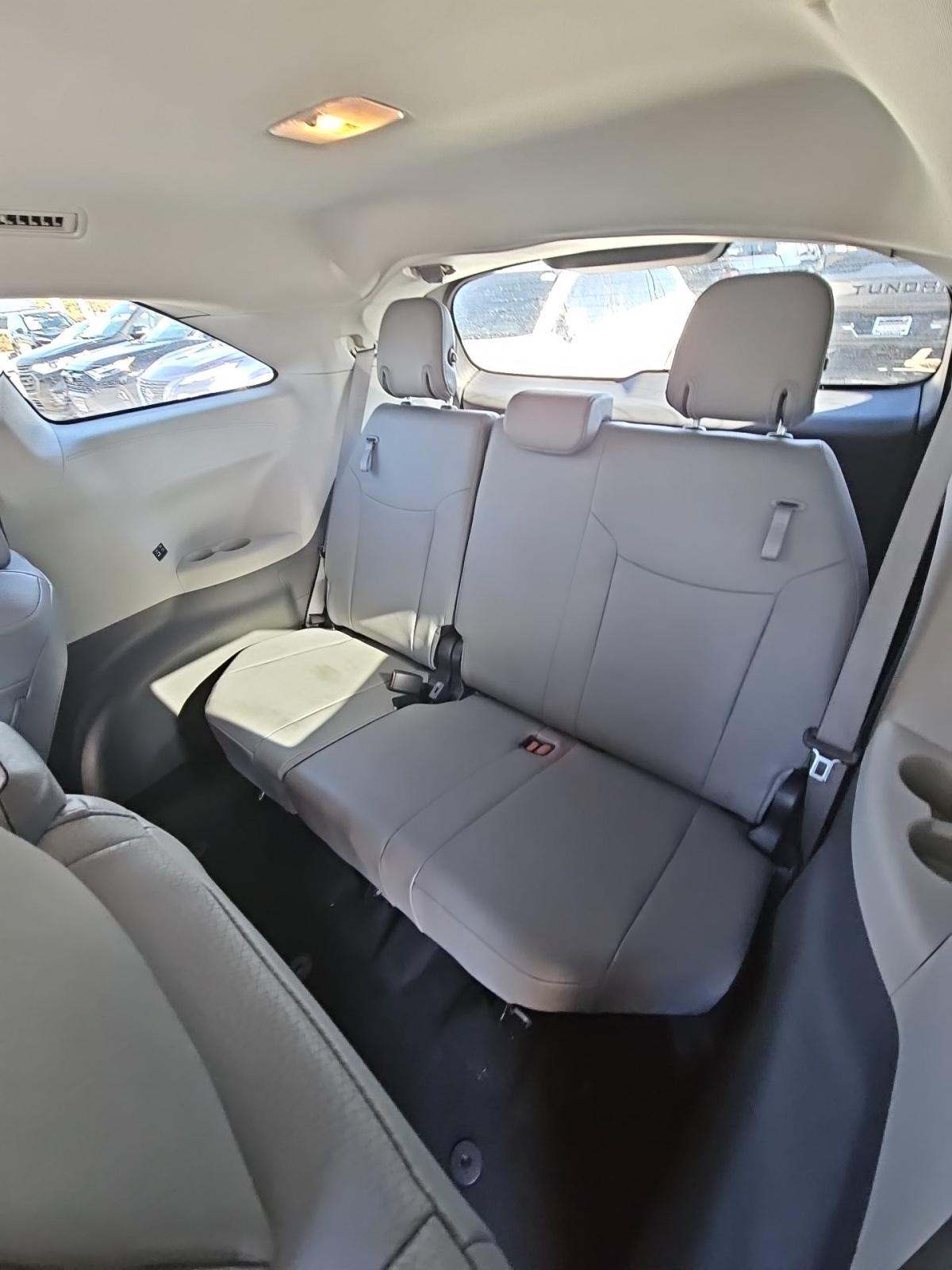 2023 Toyota Sienna XLE FWD