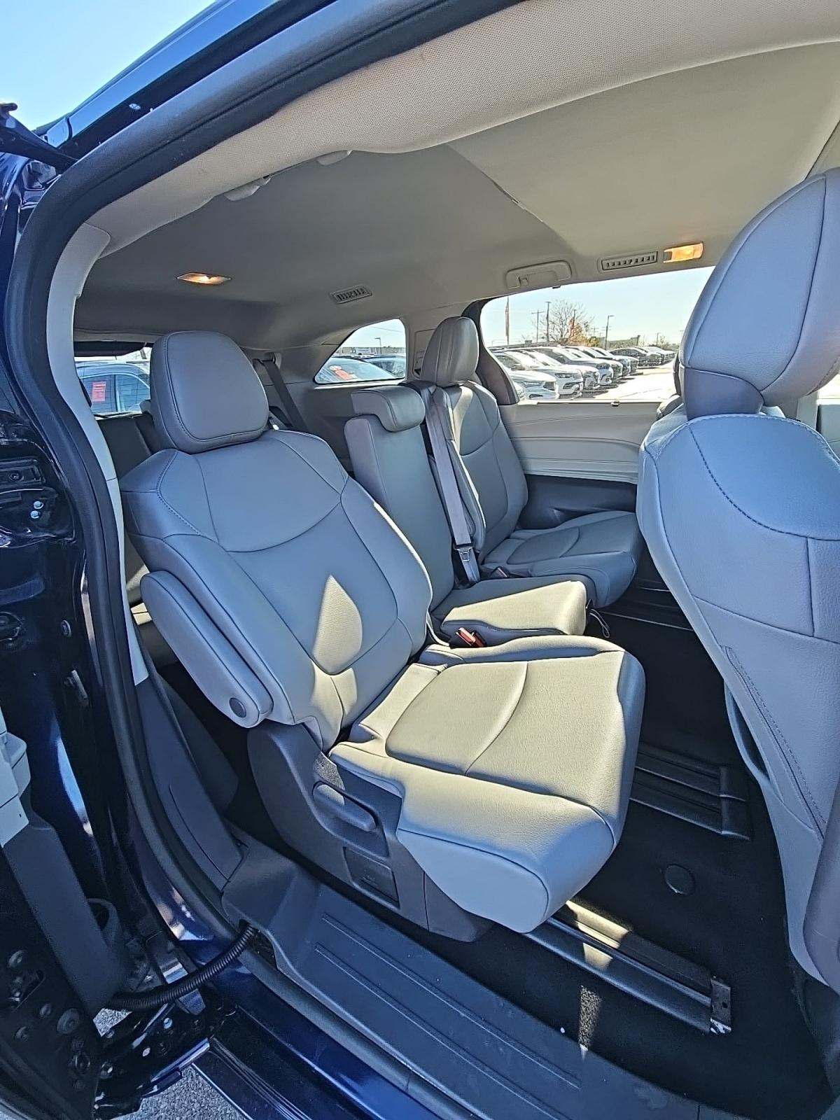 2023 Toyota Sienna XLE FWD