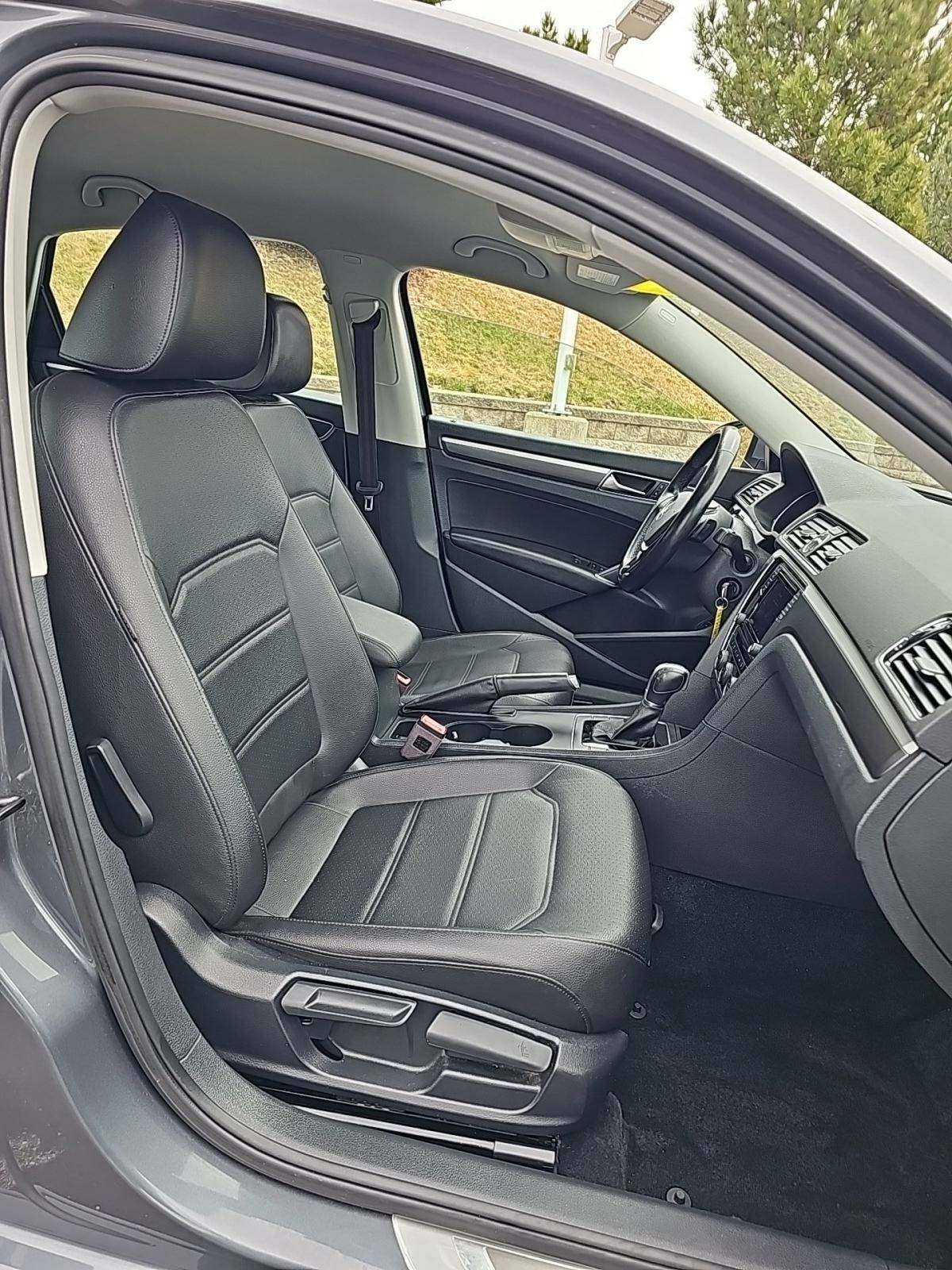 2017 Volkswagen Passat 1.8T R-Line FWD