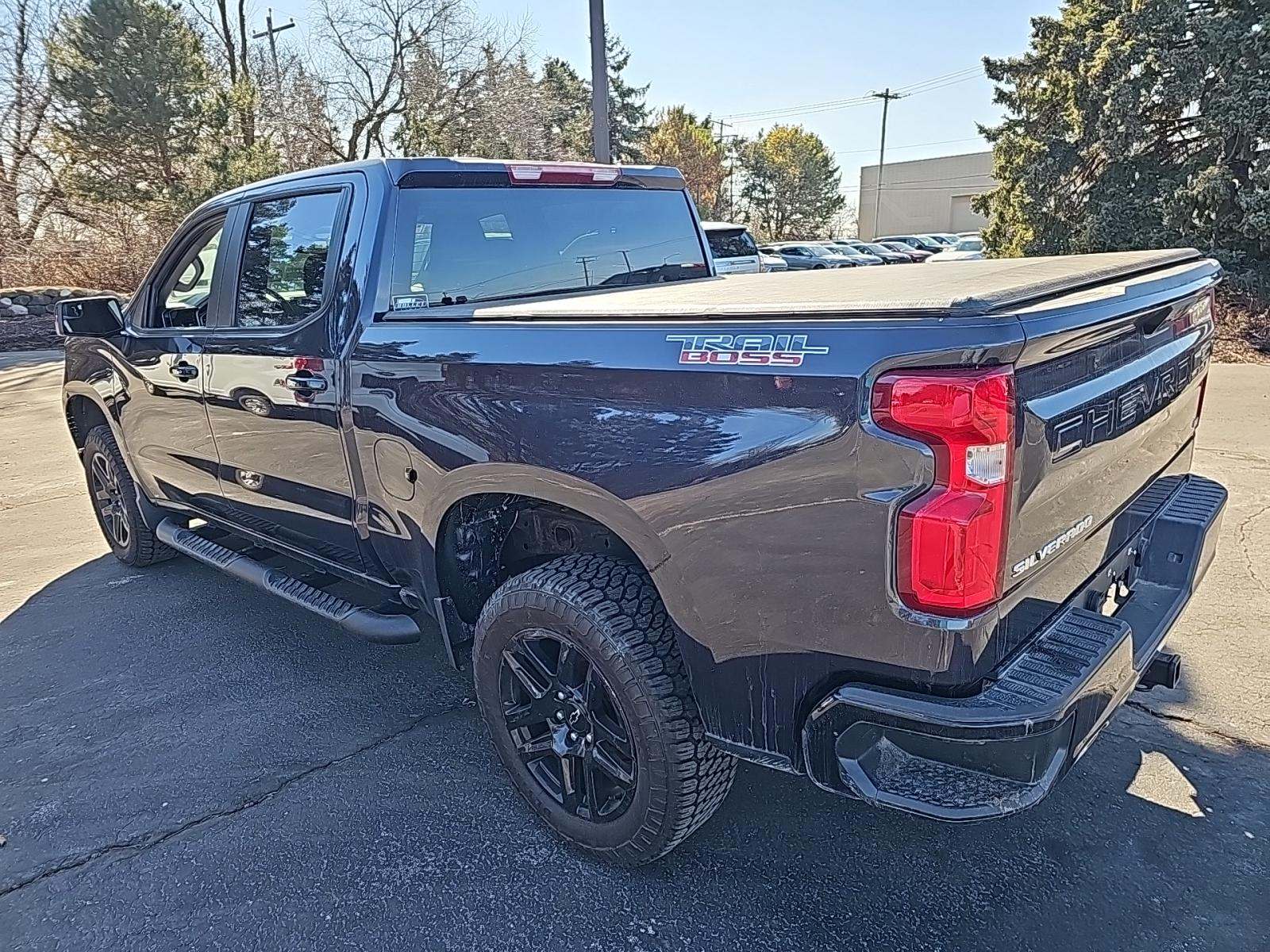 CHEVROLET SILVERADO - 2