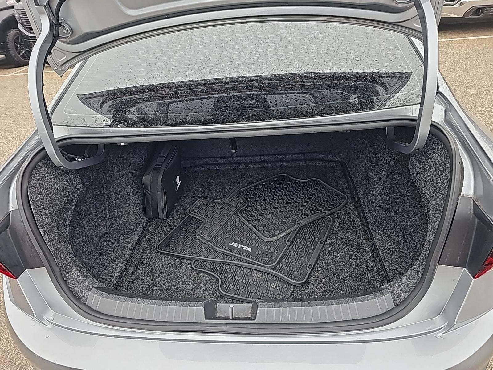 2023 Volkswagen Jetta 1.5T SE FWD