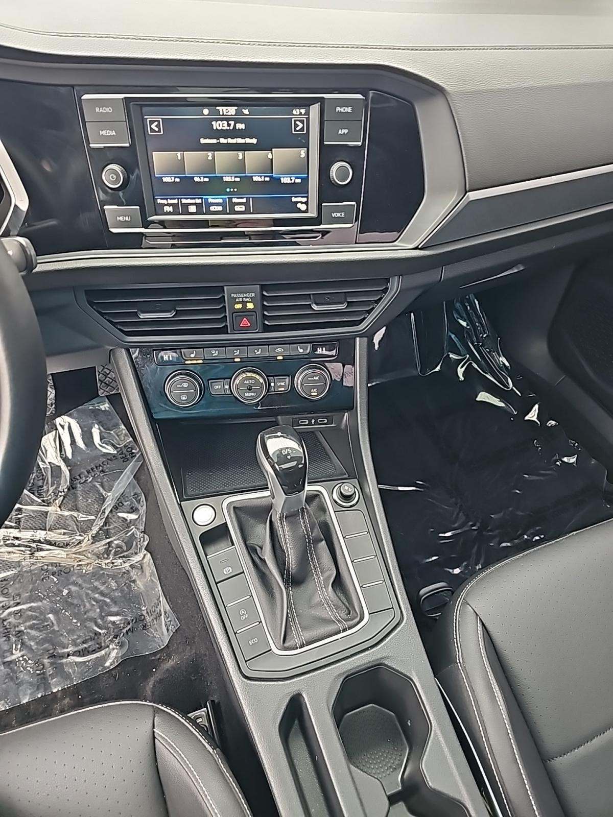 2023 Volkswagen Jetta 1.5T SE FWD