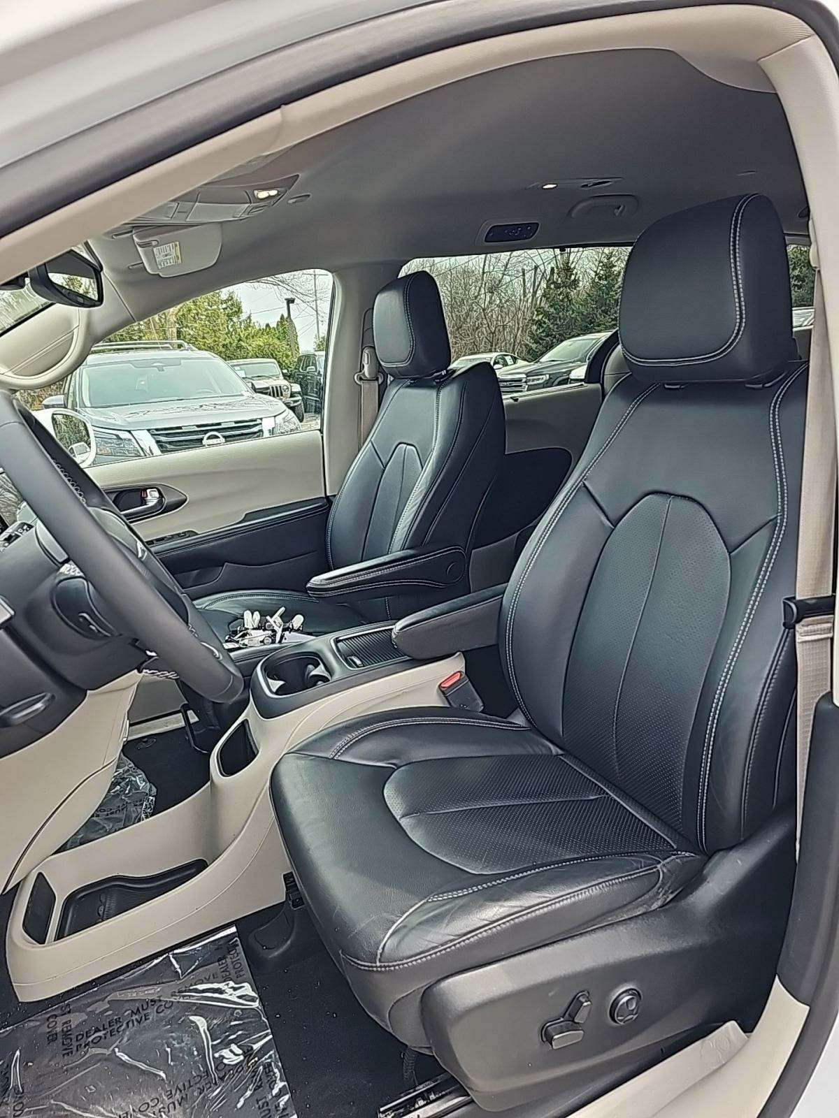 2022 Chrysler Pacifica Touring L AWD