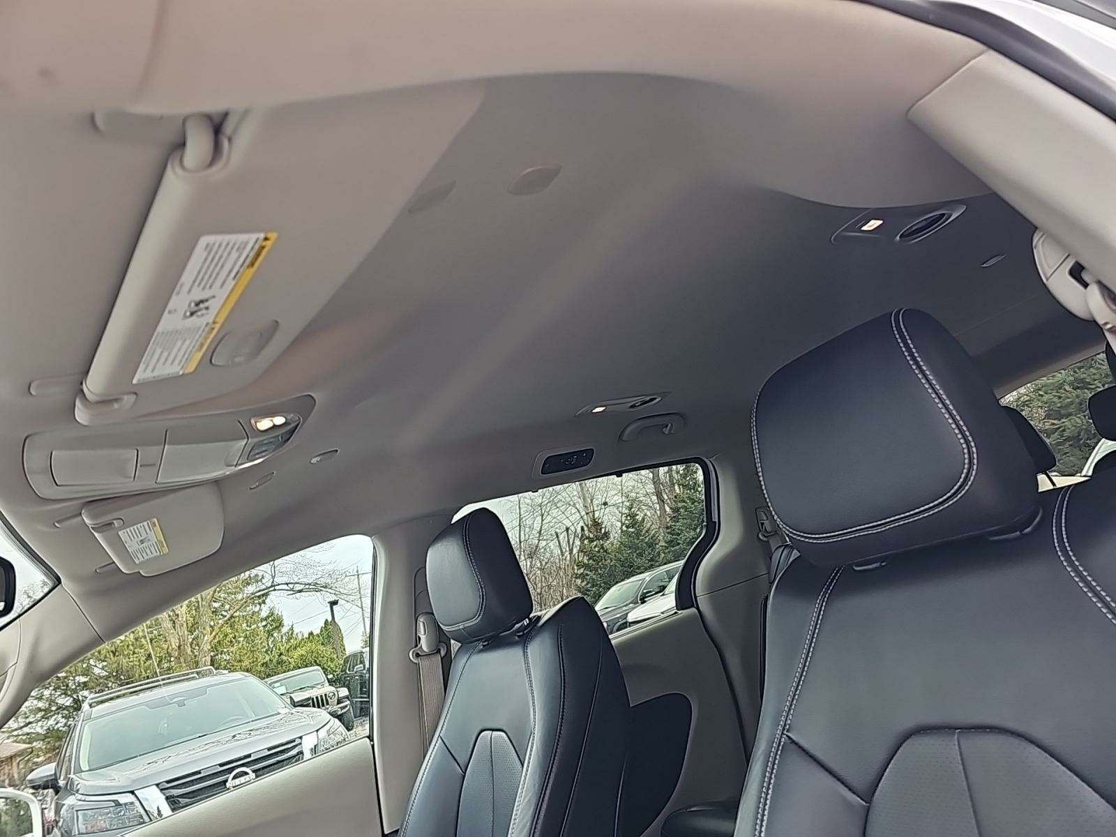 2022 Chrysler Pacifica Touring L AWD