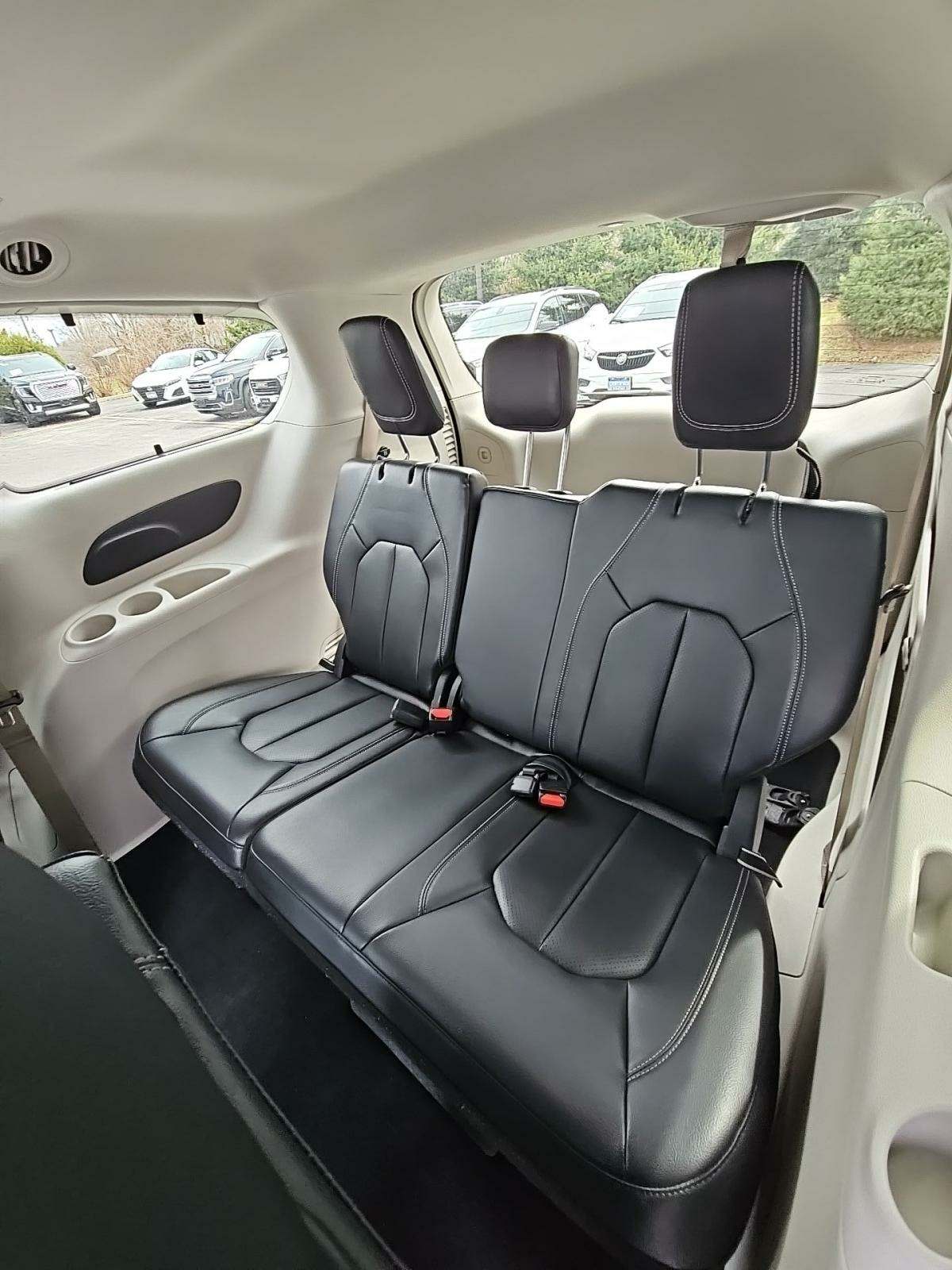 2022 Chrysler Pacifica Touring L AWD