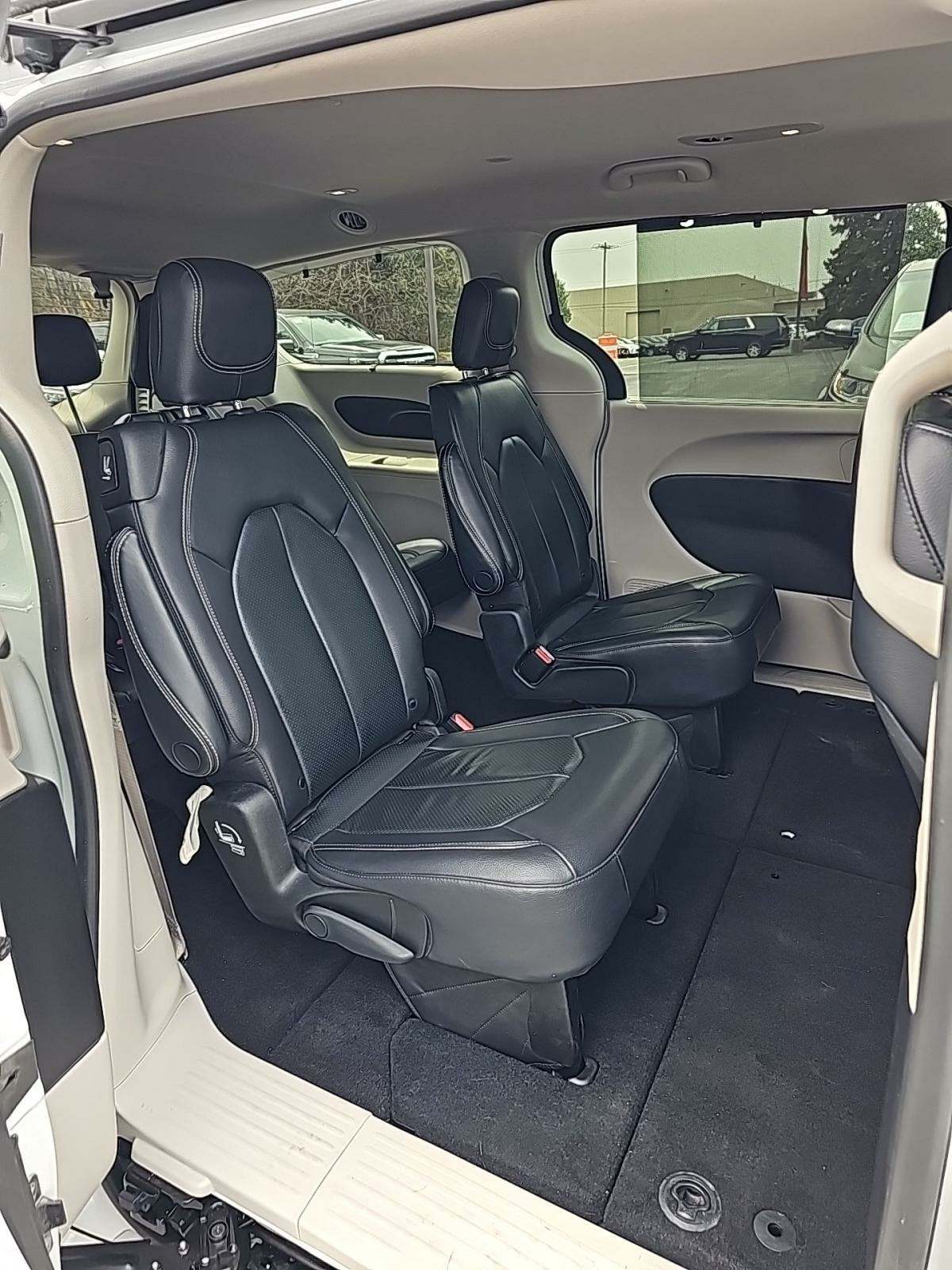 2022 Chrysler Pacifica Touring L AWD