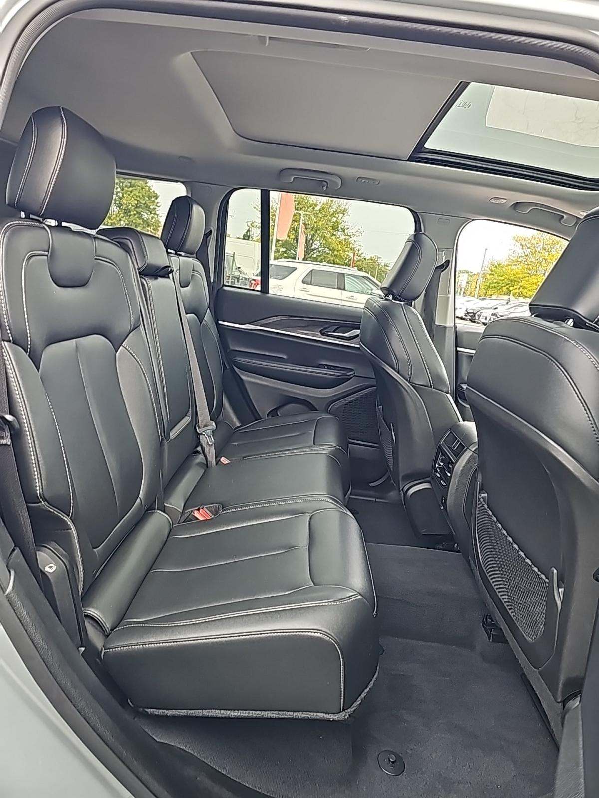 2023 Jeep Grand Cherokee Limited AWD