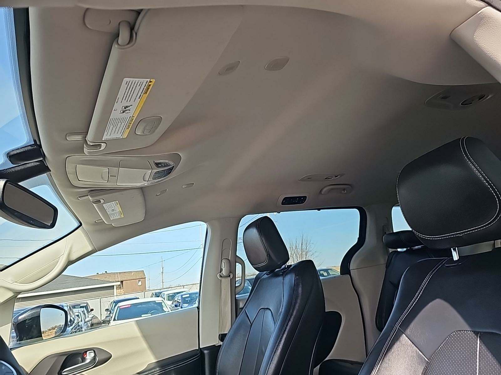 2022 Chrysler Pacifica Touring L FWD