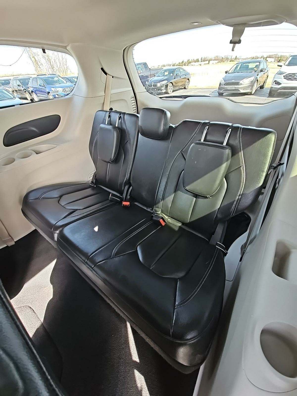 2022 Chrysler Pacifica Touring L FWD