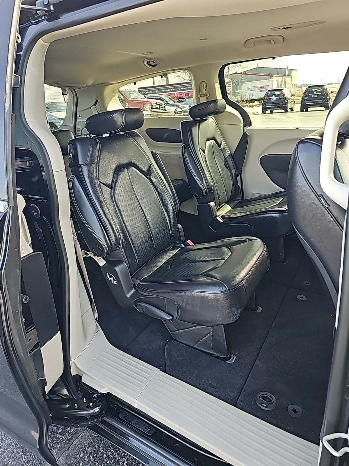 2022 Chrysler Pacifica Touring L FWD