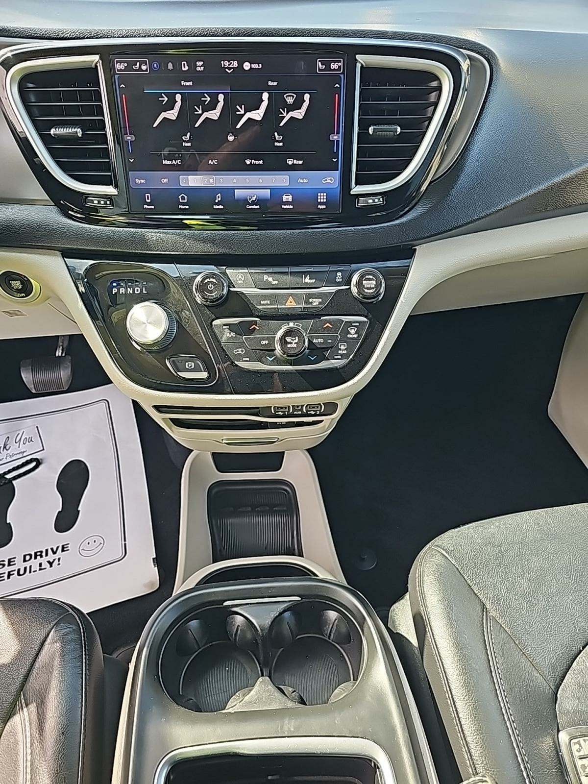 2022 Chrysler Pacifica Touring L FWD