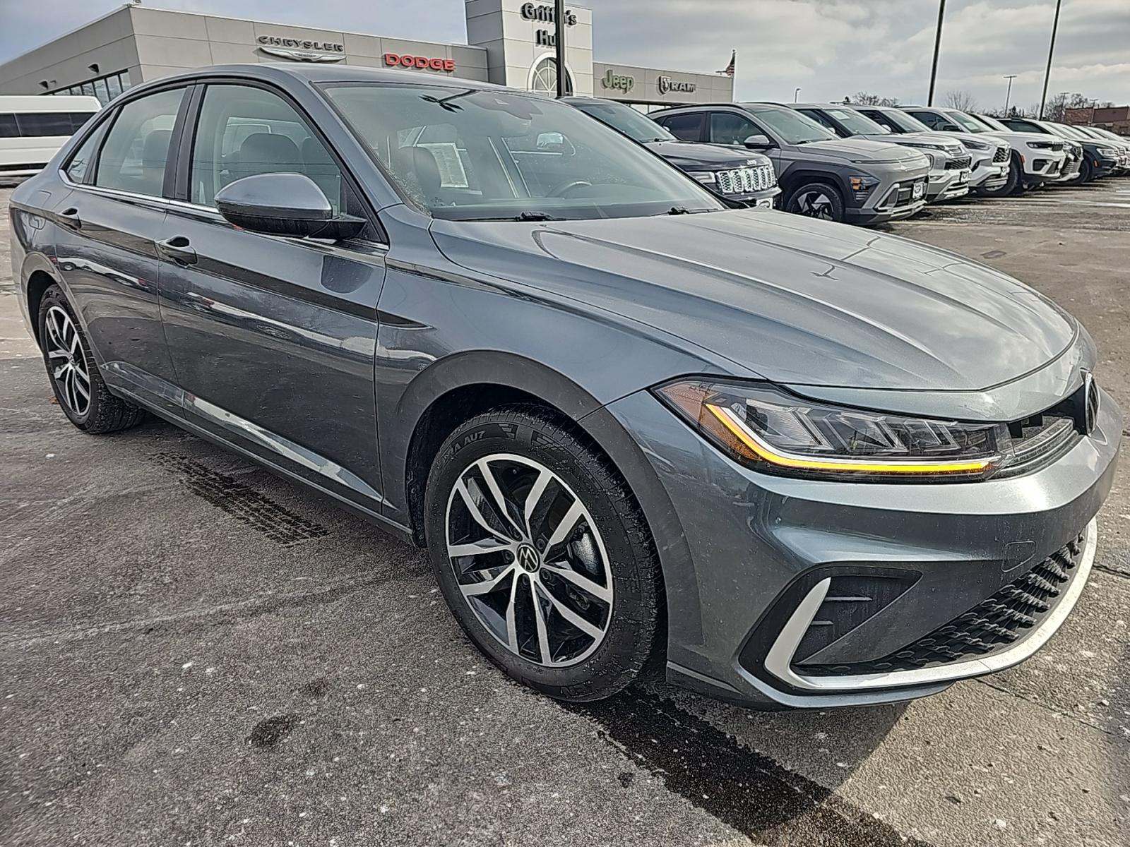 2025 Volkswagen Jetta 1.5T SE FWD