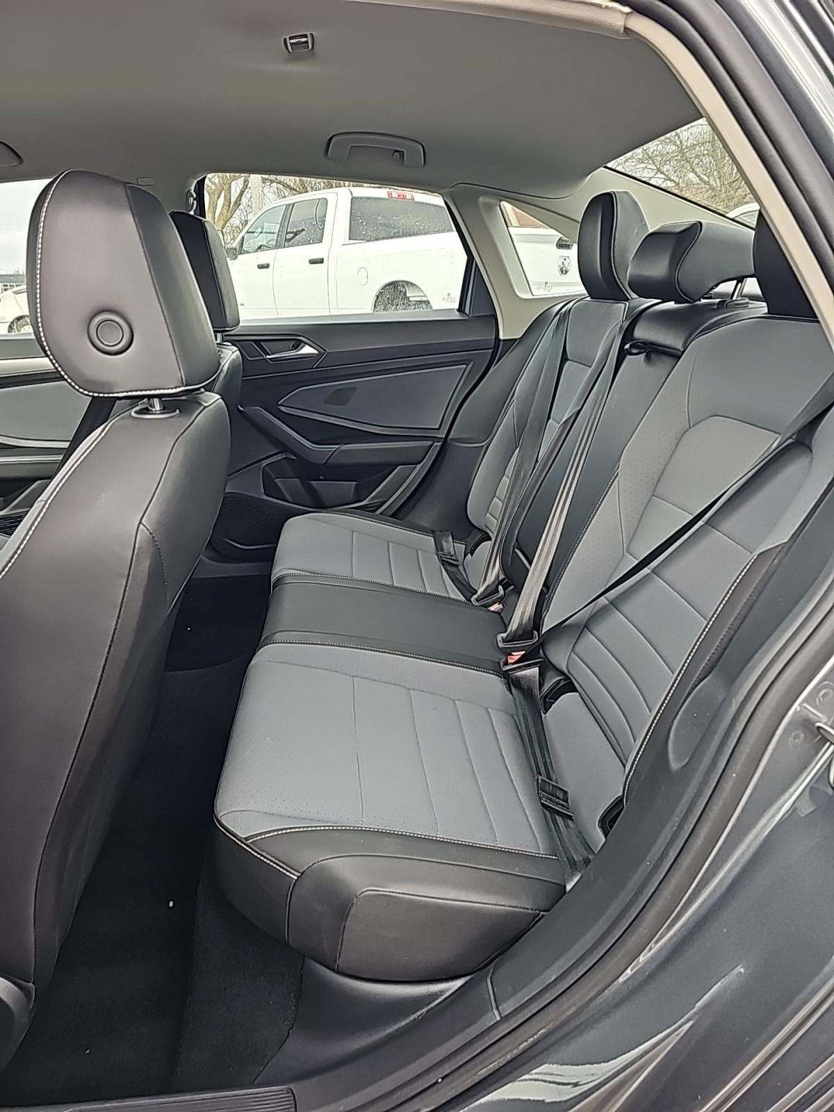 2025 Volkswagen Jetta 1.5T SE FWD