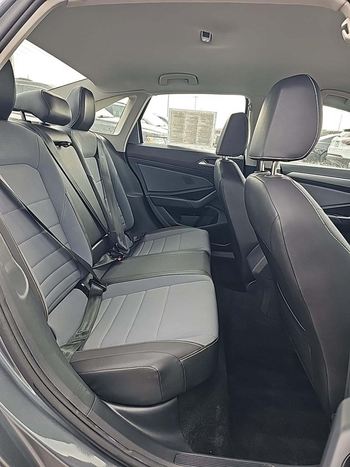 2025 Volkswagen Jetta 1.5T SE FWD