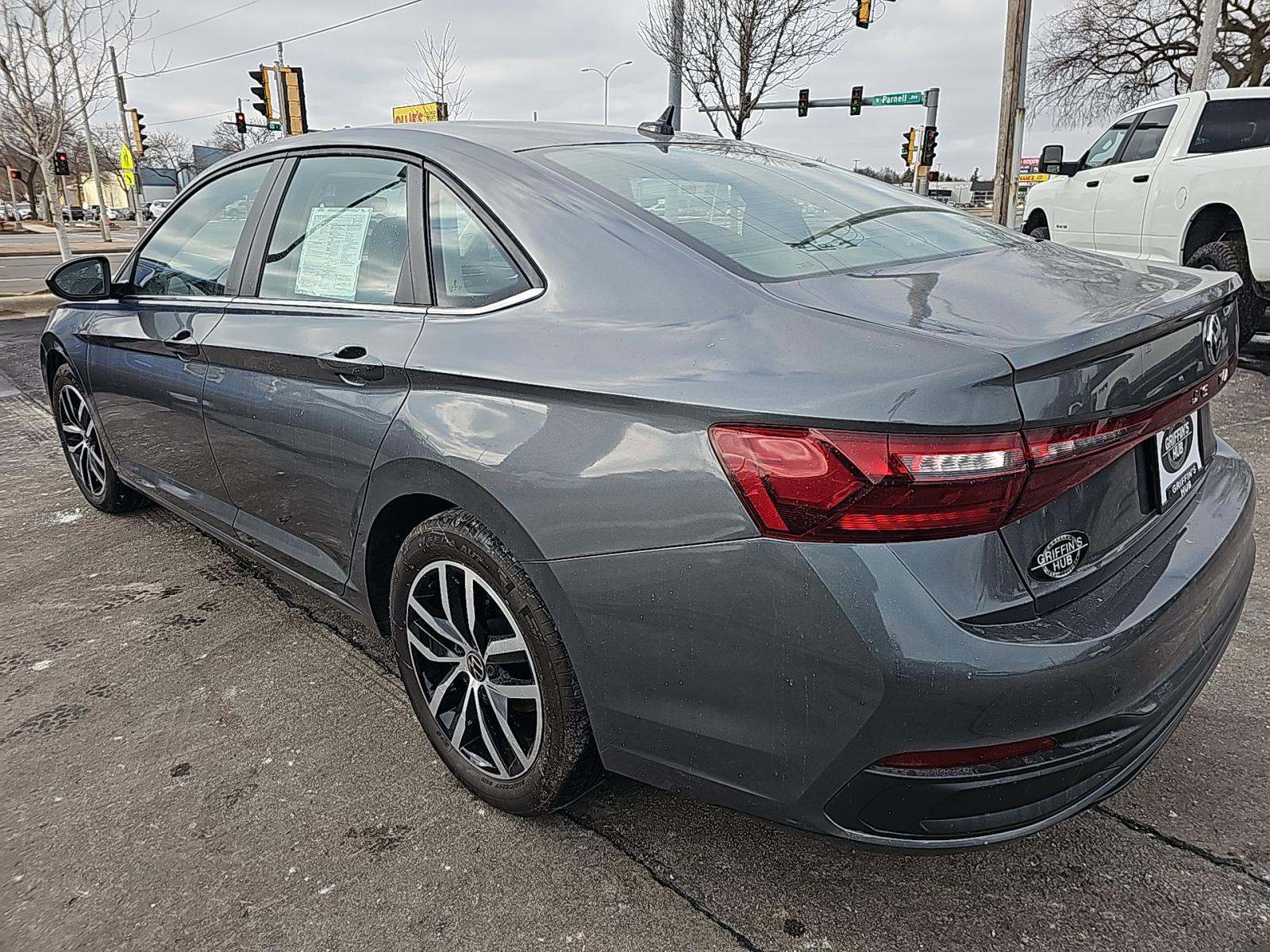 2025 Volkswagen Jetta 1.5T SE FWD