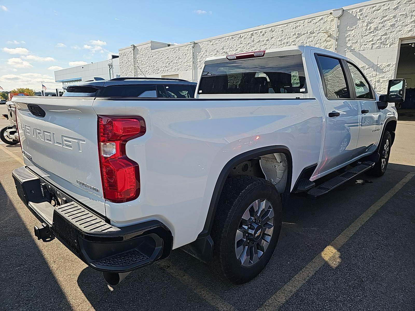 2024 Chevrolet Silverado 2500HD Custom AWD