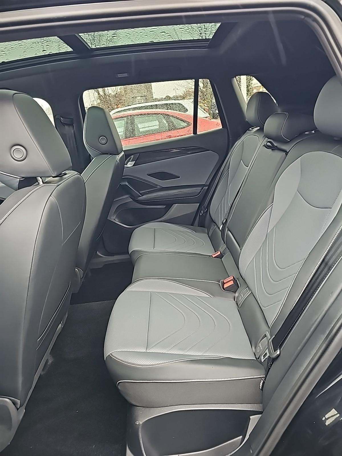 2025 Volkswagen Tiguan 2.0T SE R-Line Black AWD