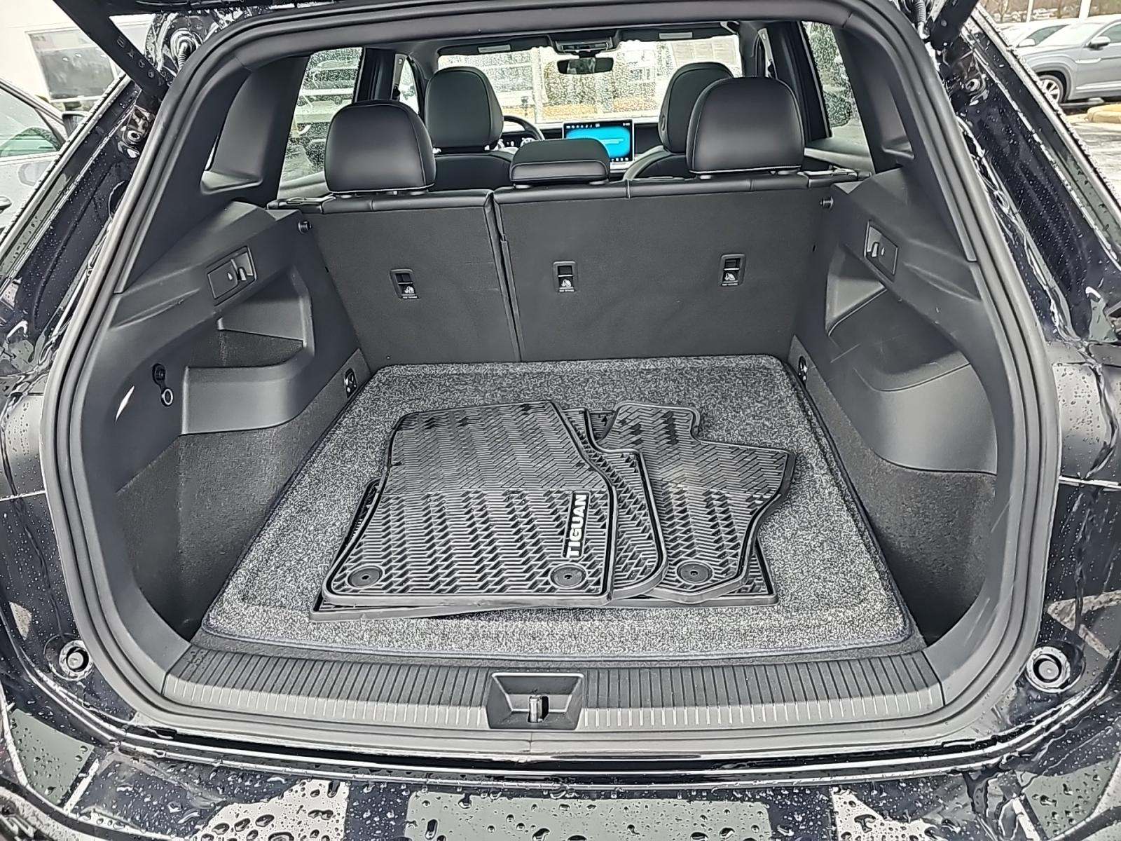 2025 Volkswagen Tiguan 2.0T SE R-Line Black AWD