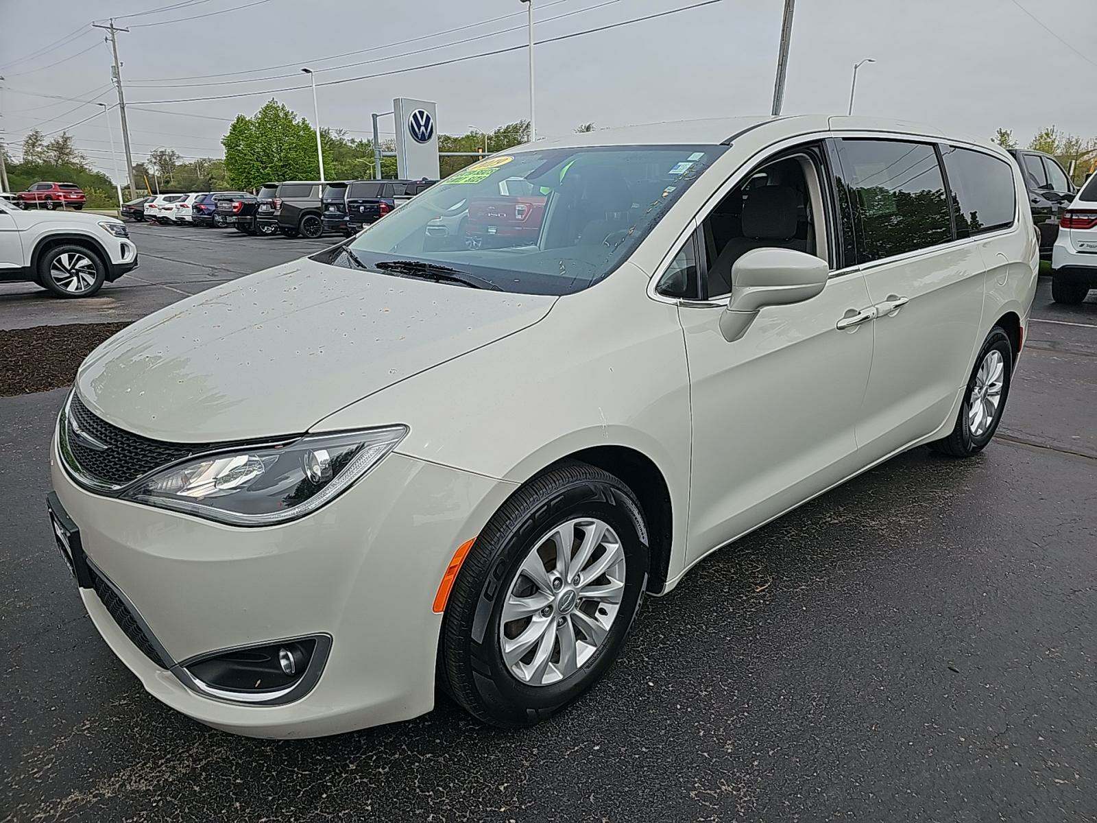 2019 Chrysler Pacifica Touring Plus FWD