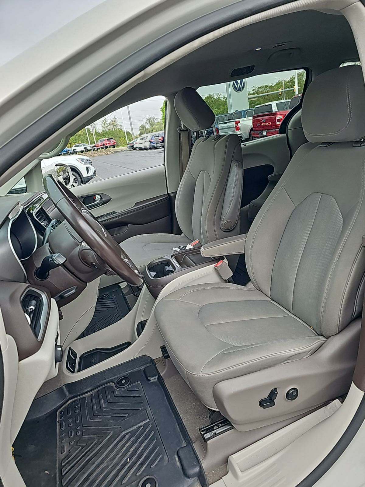 2019 Chrysler Pacifica Touring Plus FWD