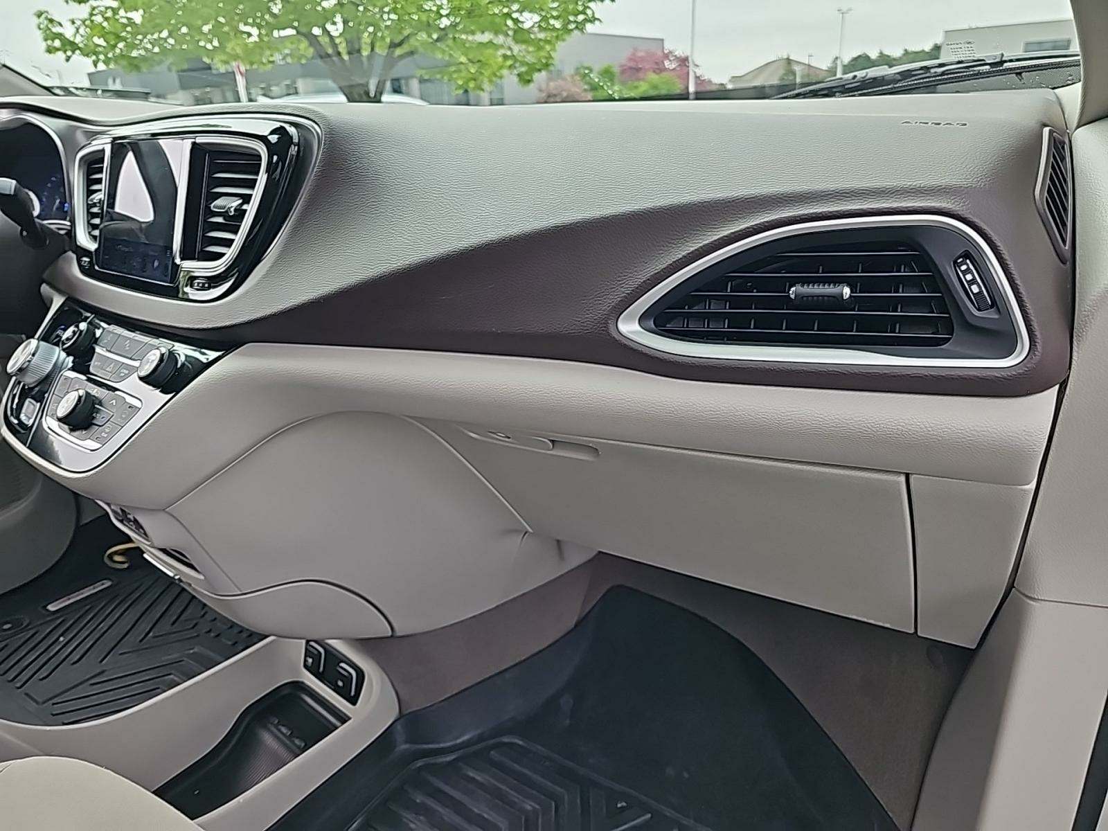 2019 Chrysler Pacifica Touring Plus FWD