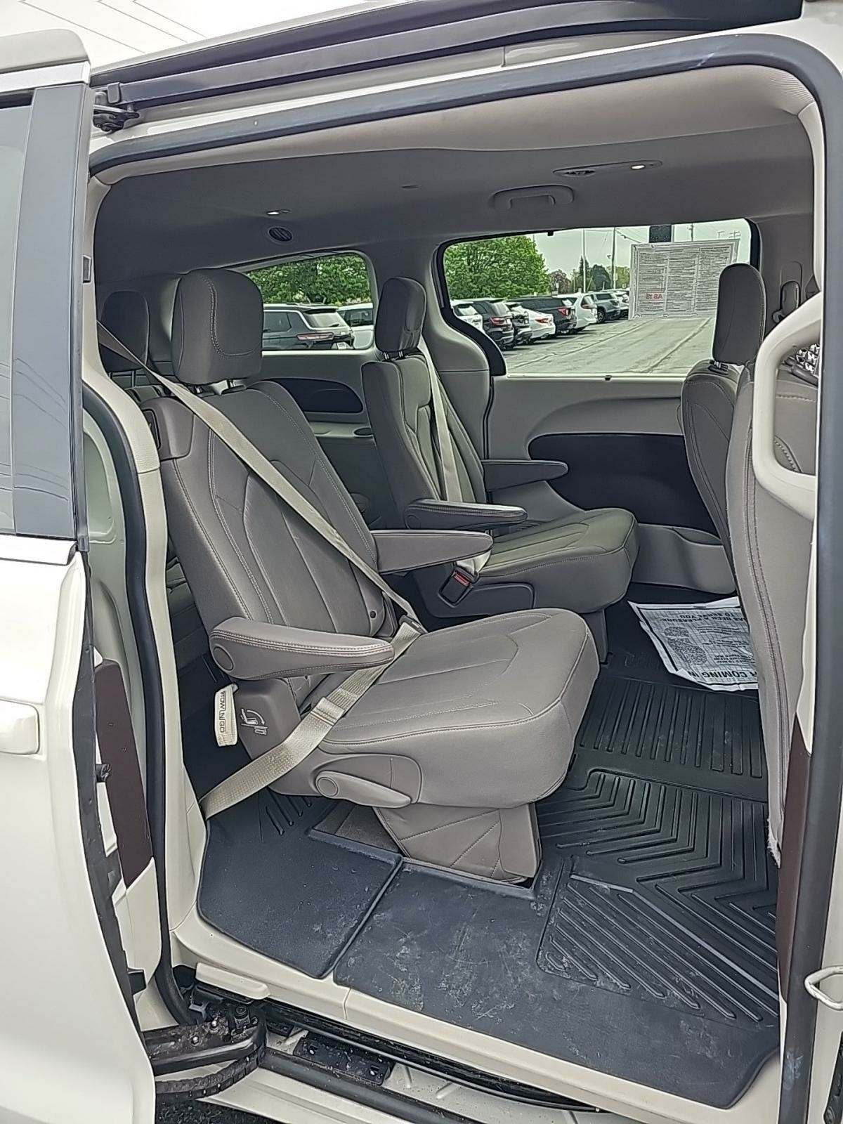 2019 Chrysler Pacifica Touring Plus FWD