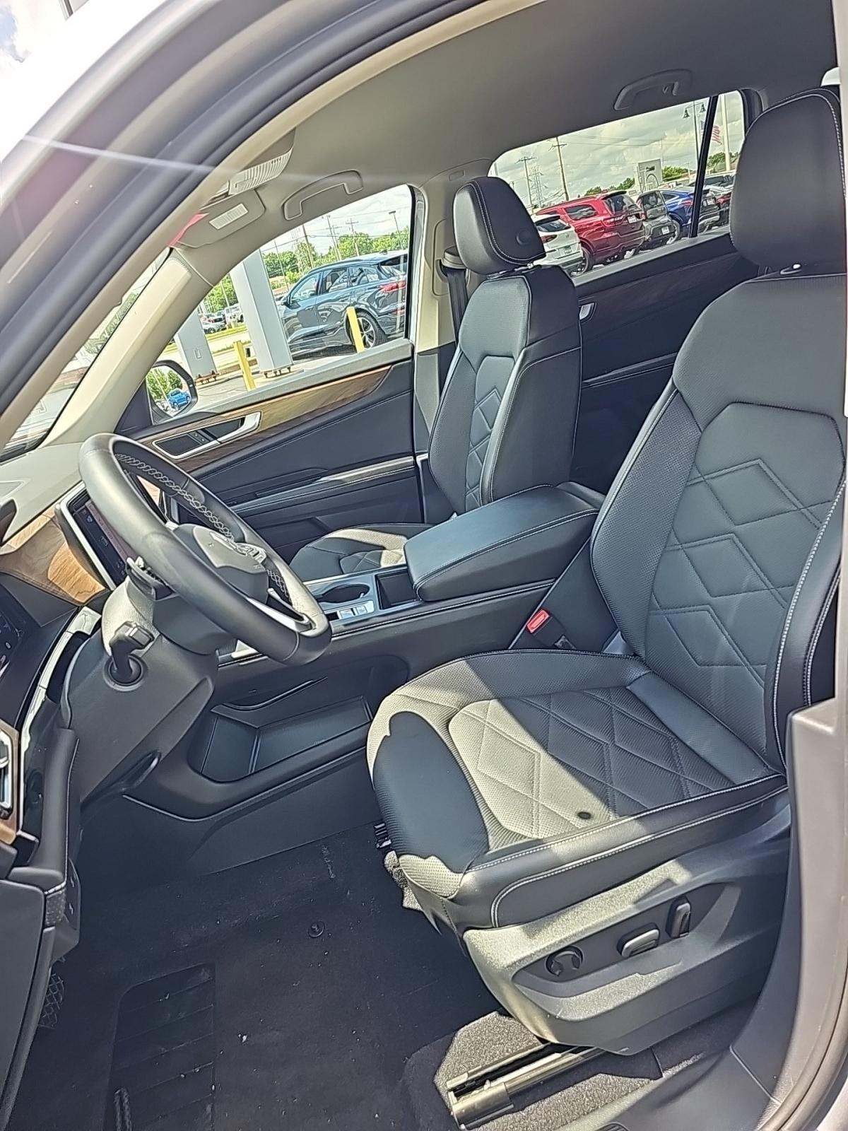 2024 Volkswagen Atlas 2.0T SE FWD