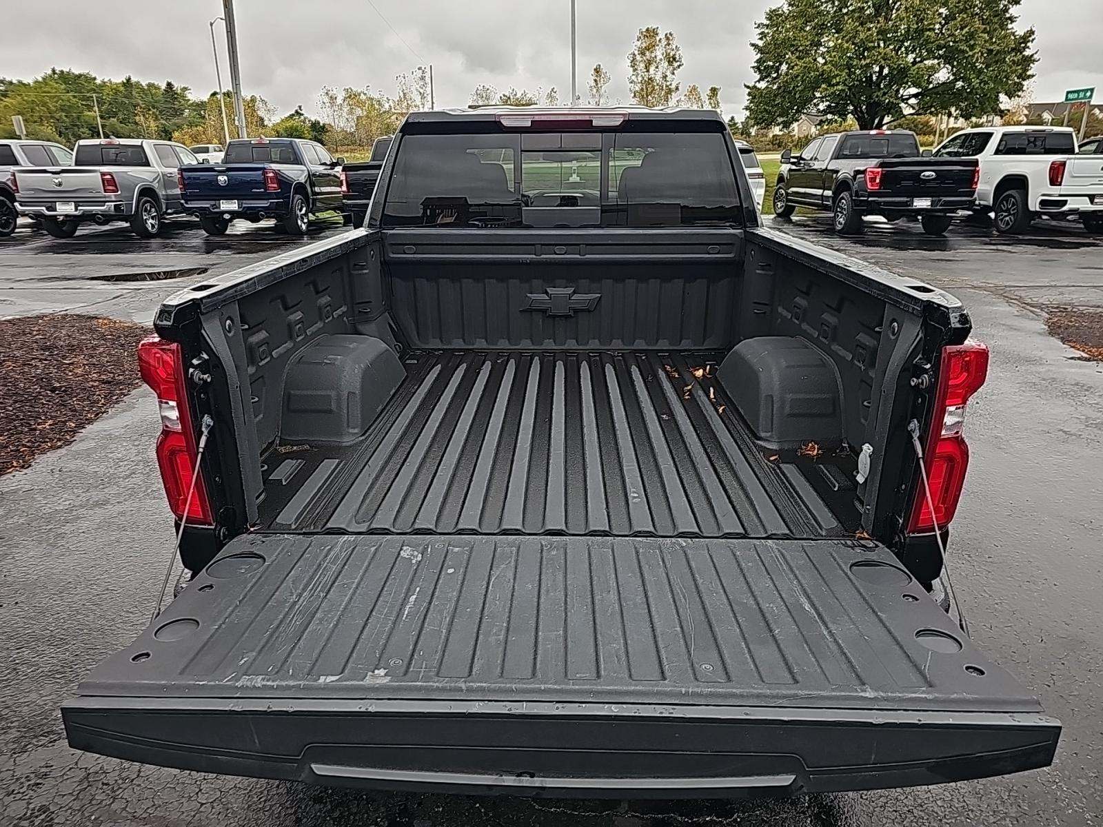 2022 Chevrolet Silverado 1500 RST AWD