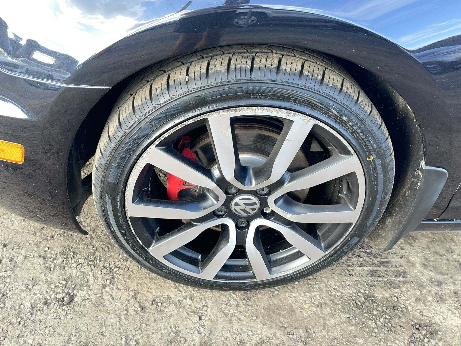 2014 Volkswagen Golf Wolfsburg FWD