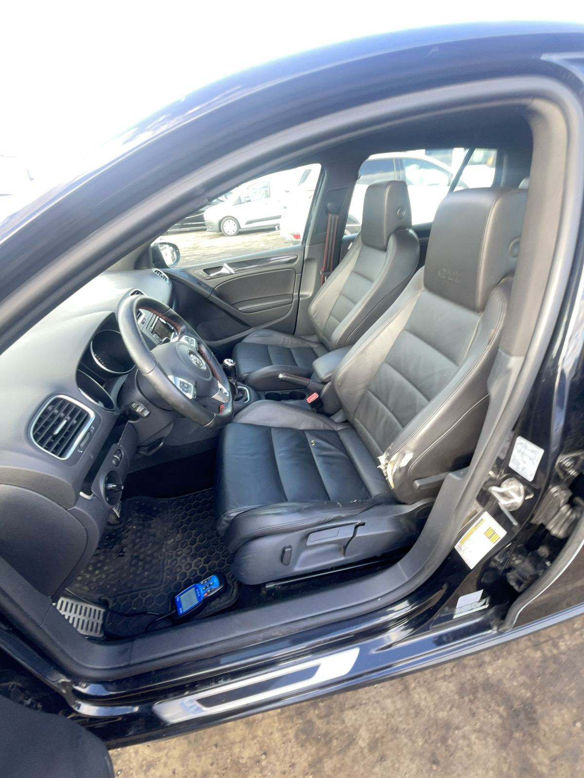 2014 Volkswagen Golf Wolfsburg FWD