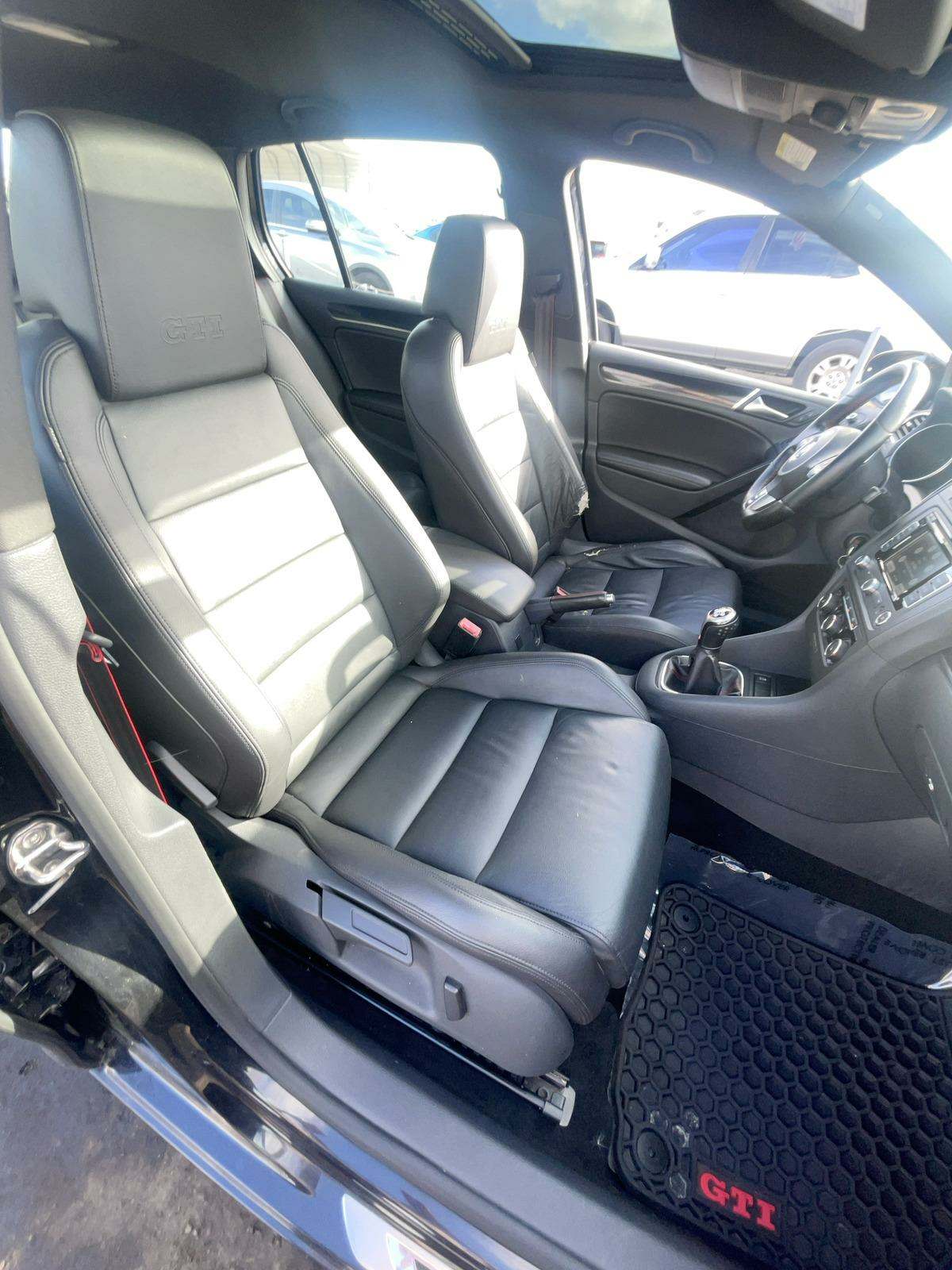 2014 Volkswagen Golf Wolfsburg FWD