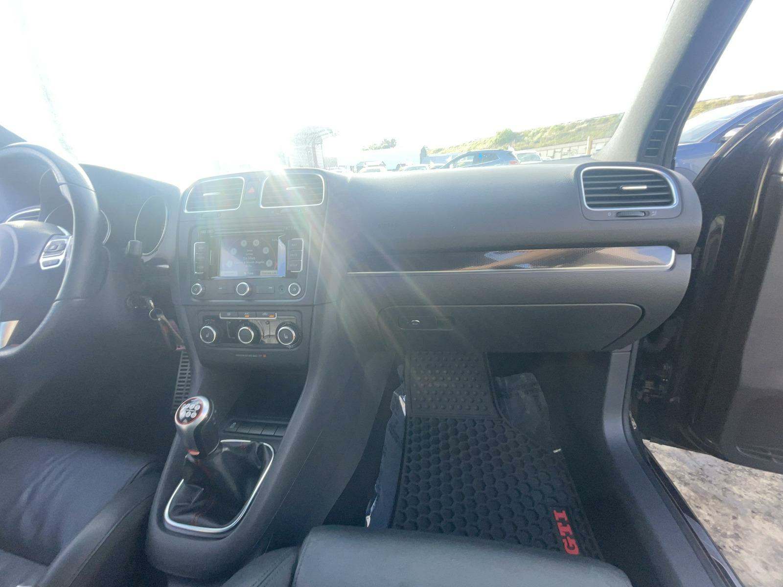 2014 Volkswagen Golf Wolfsburg FWD